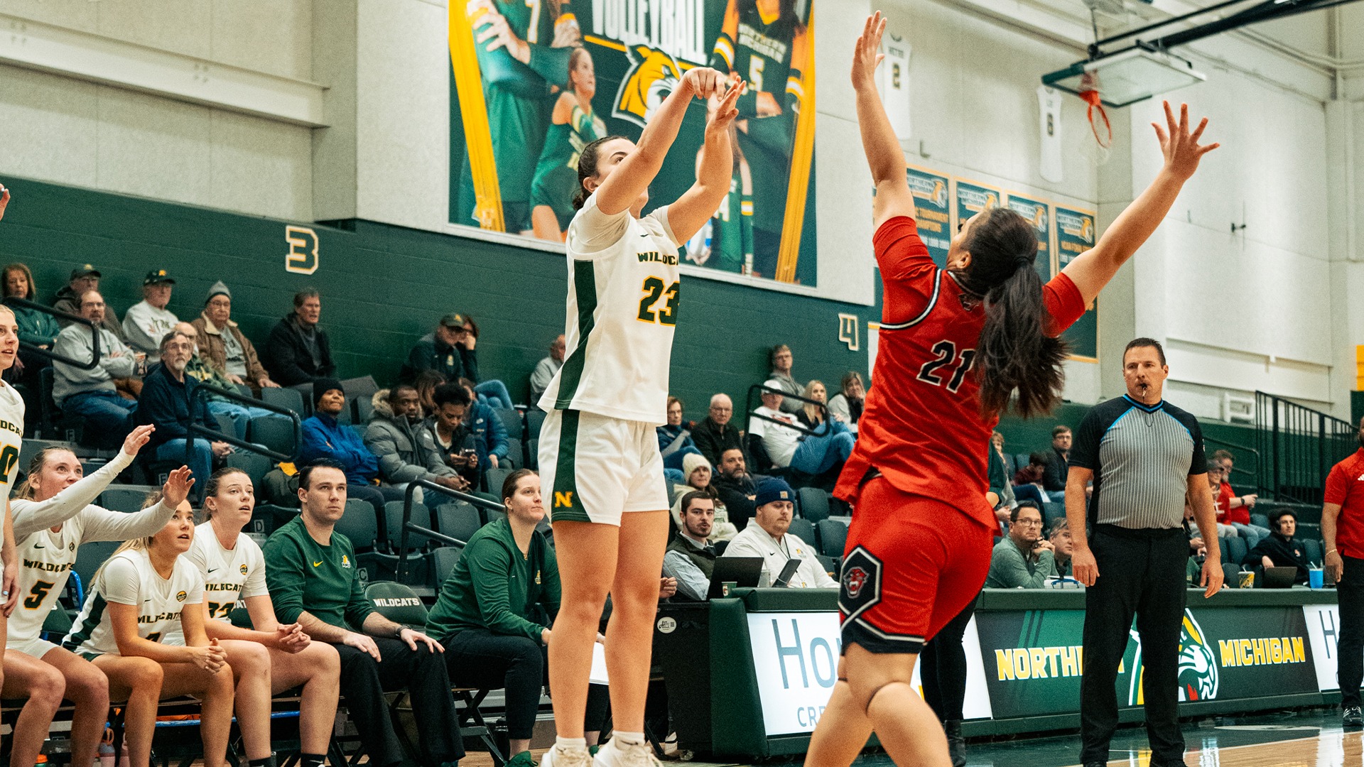 Jacy Weisbrod shoots a 3