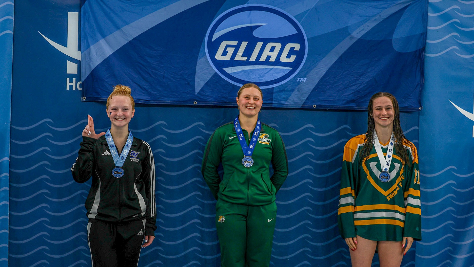 Kalina Ceglinski Gold Medal in the 1-meter diving