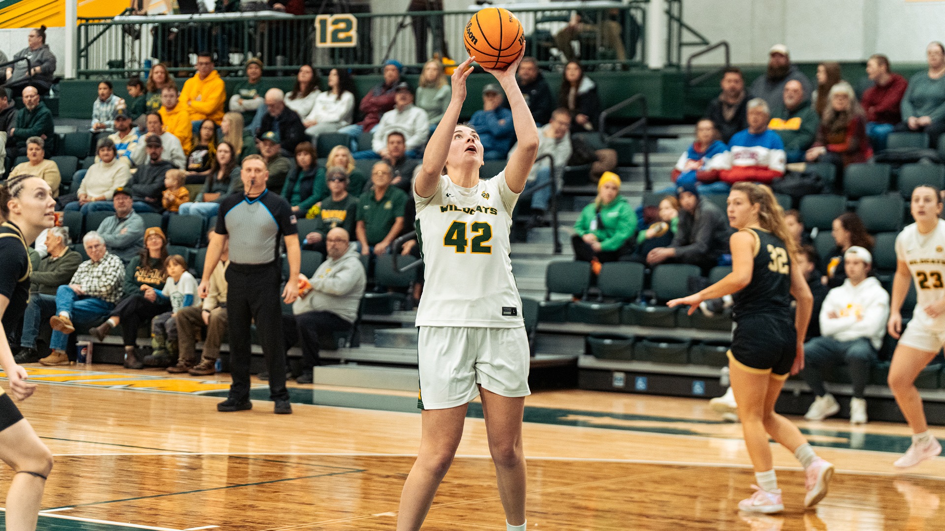 Alyssa Hill shoots a layup