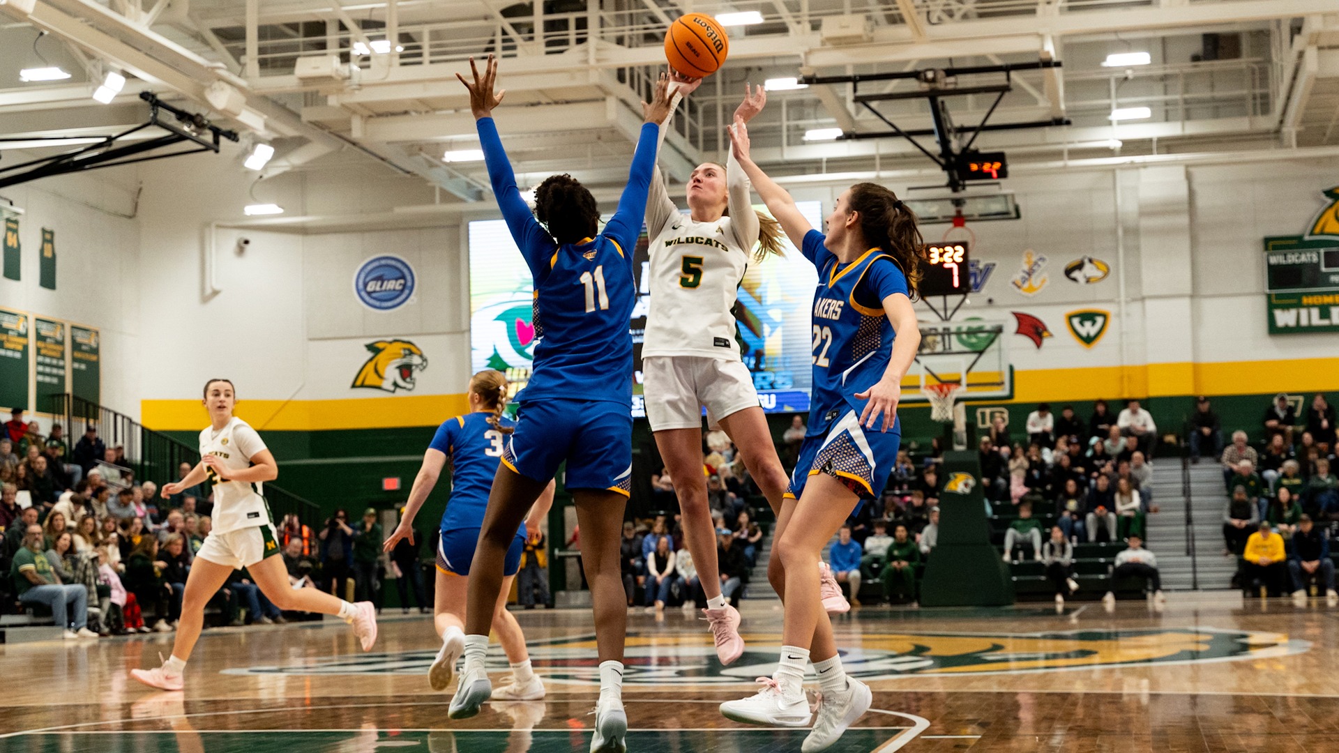 Sarah Newcomer shoots a floater