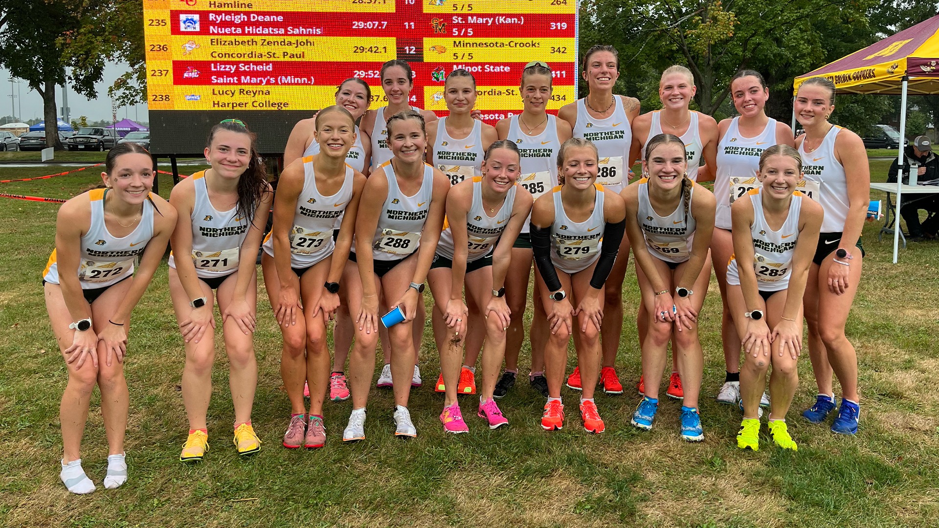 XC team in the rain at Roy Griak Invite