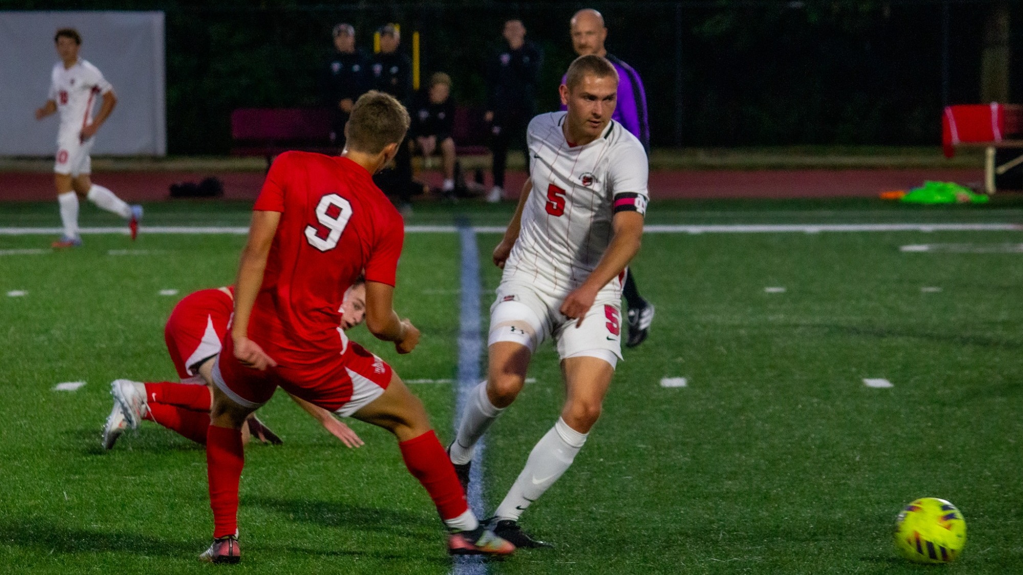 Joris Rijnja tracks down loose ball