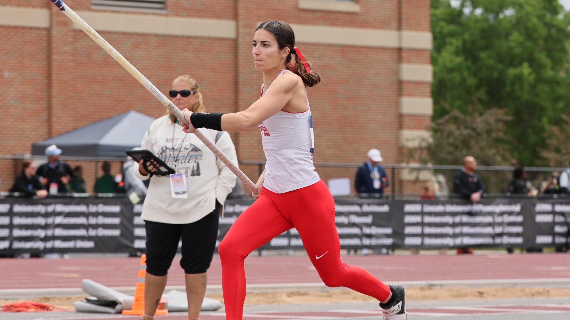 Gwen Berenyi pole vault at 2026 NCAA Outdoor Championships