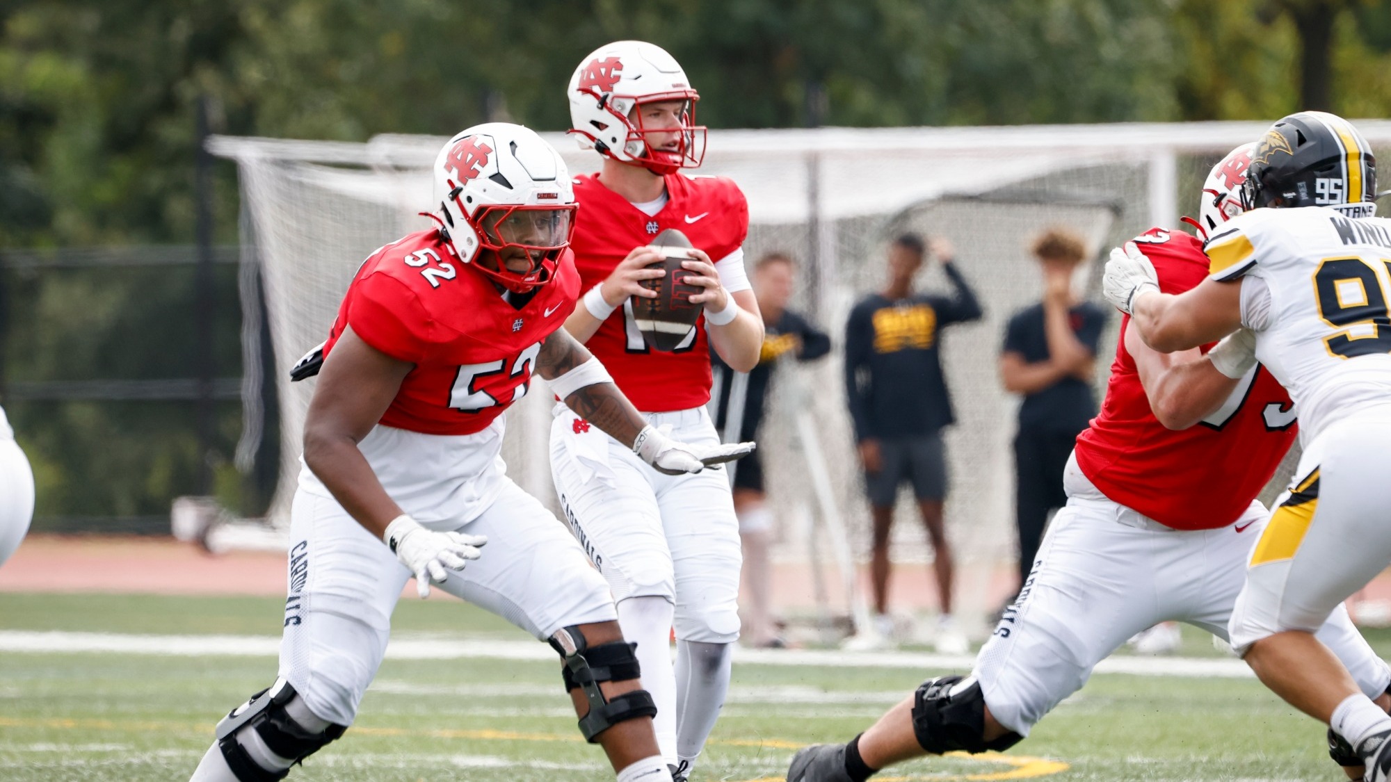 Cortez Jones blocking for Garret Wilson vs UW-Oshkosh