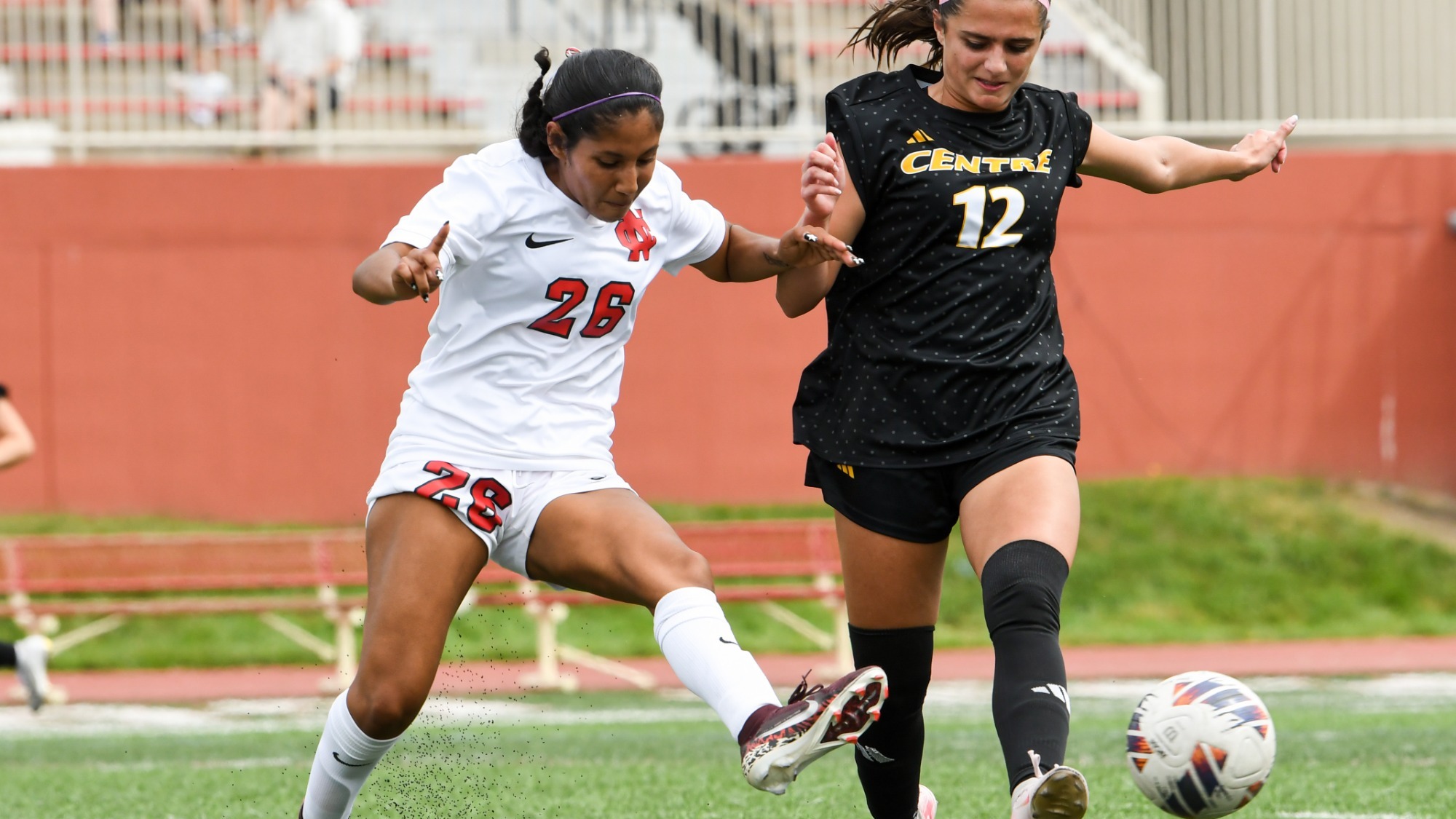 Victoria Jaimes battles defender against Centre