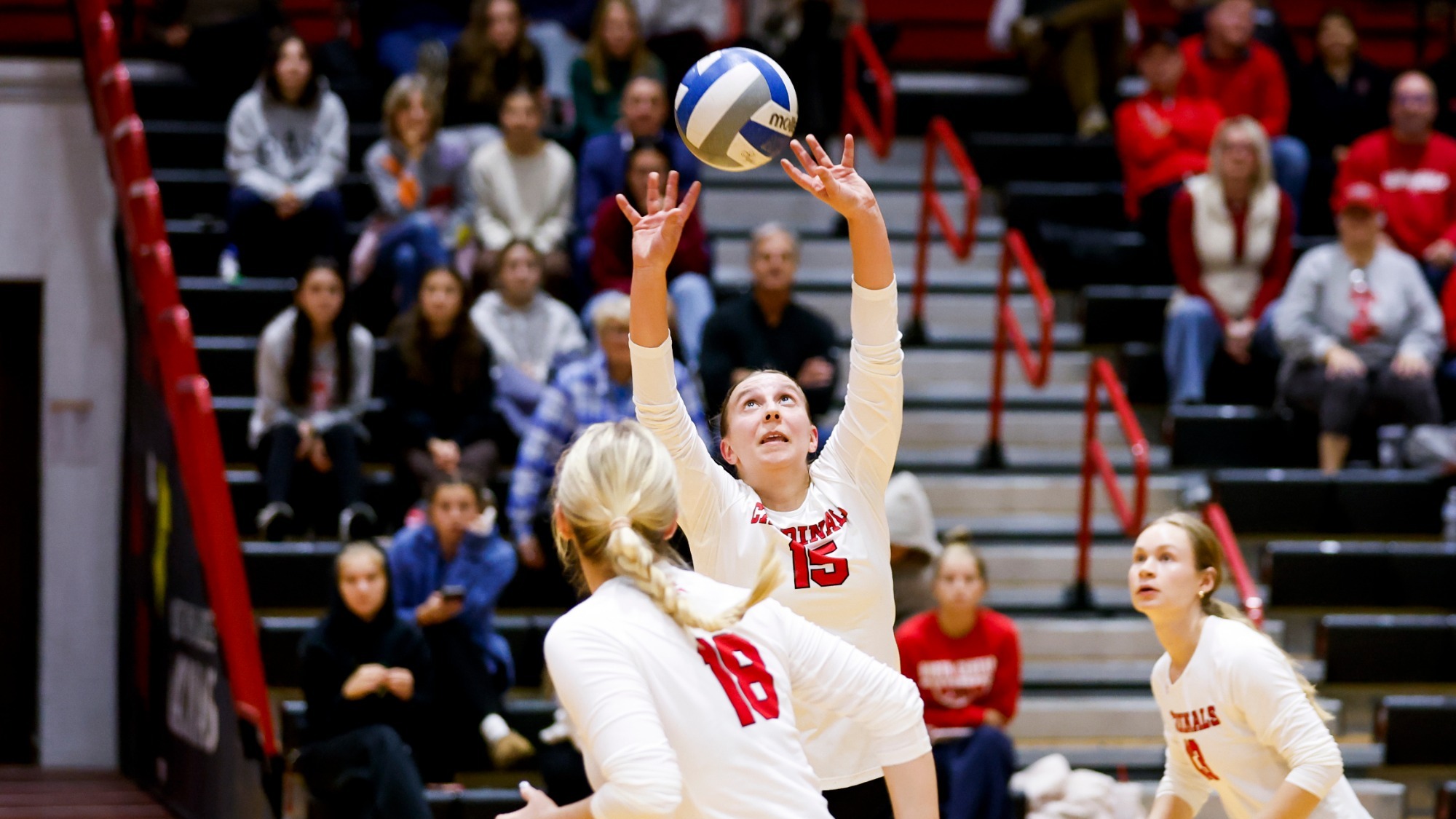 Sarah Harvey setting Lauren Benson for a kill