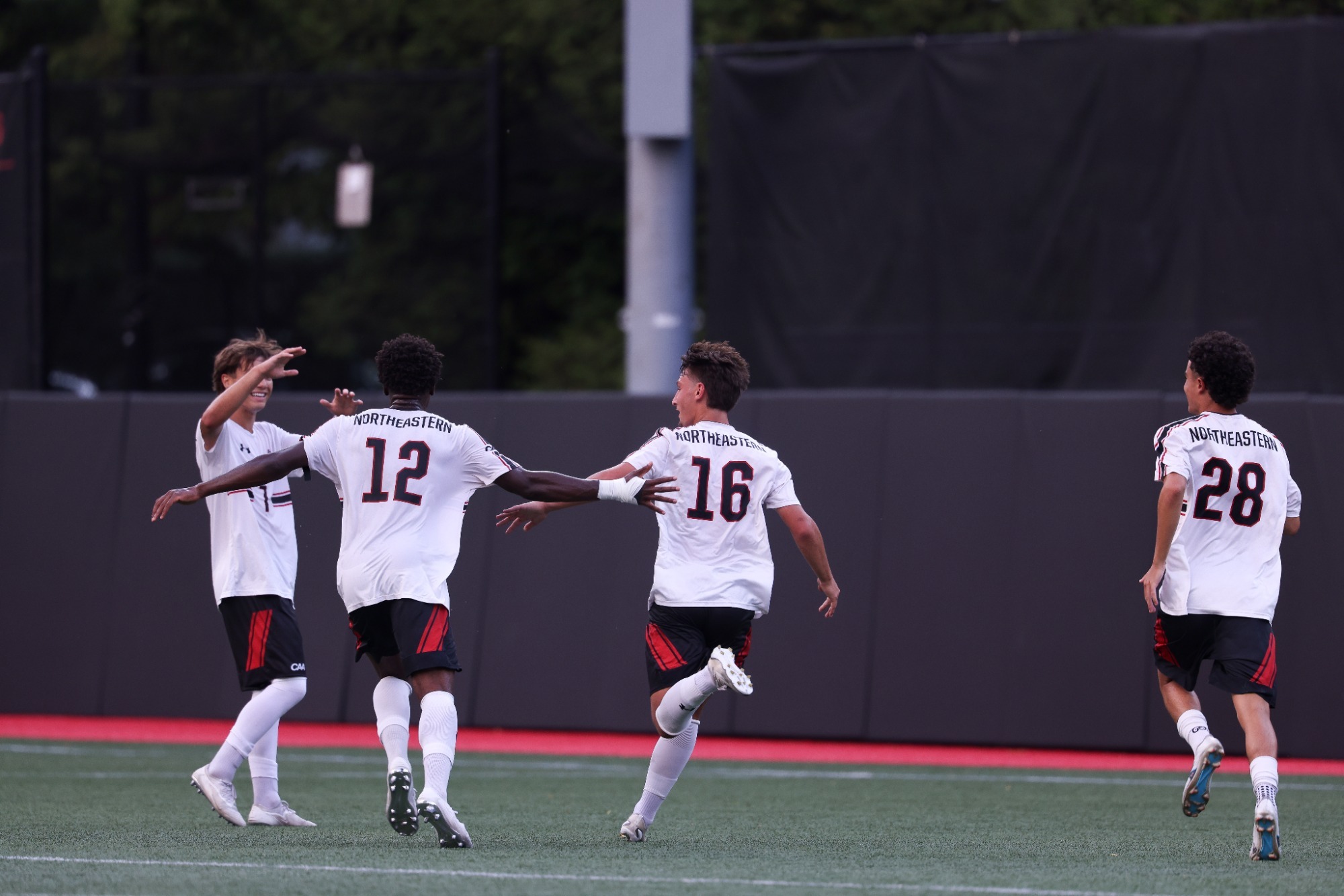 Huskies Beat Hawks 1-0