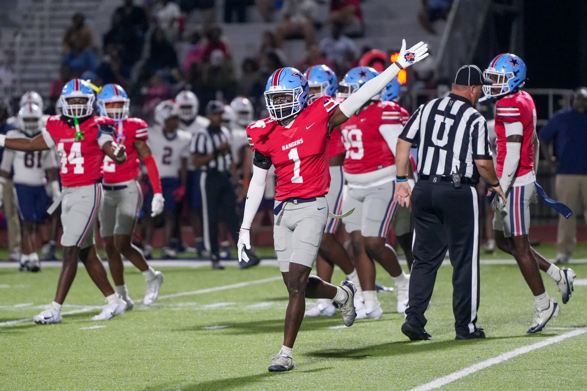Lundy celebrates a defensive stop