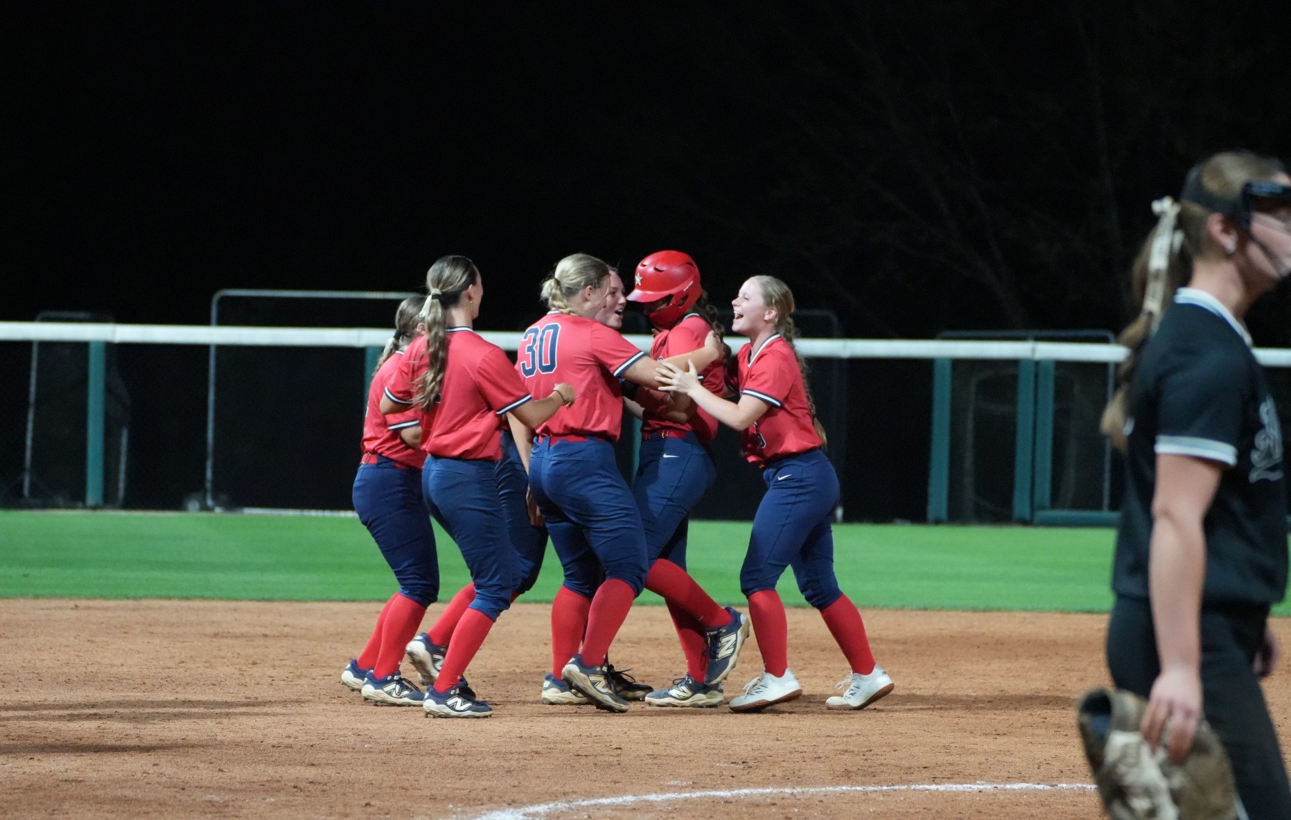 Softball celebrates walkoff vs Holmes 2026