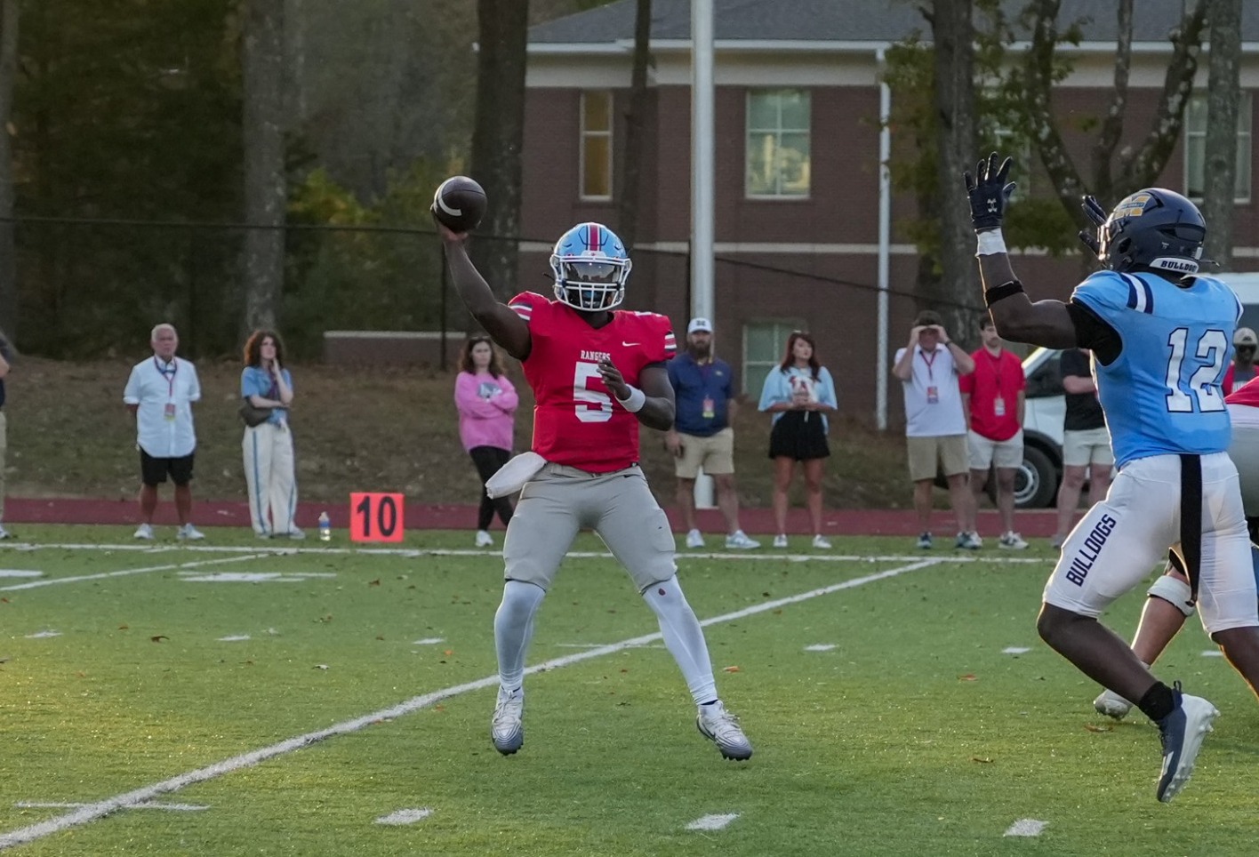 Neko Fann completes a pass in the MACCC championship game in 2026