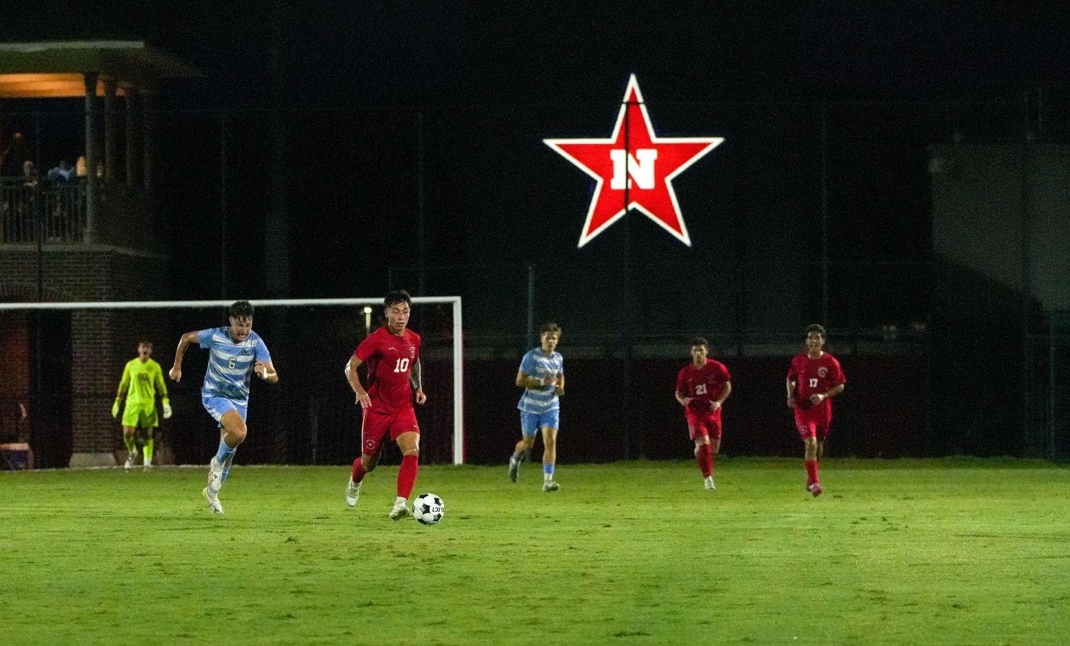 Jairo Mendez attacks against National Park on Friday night in 2-2 draw