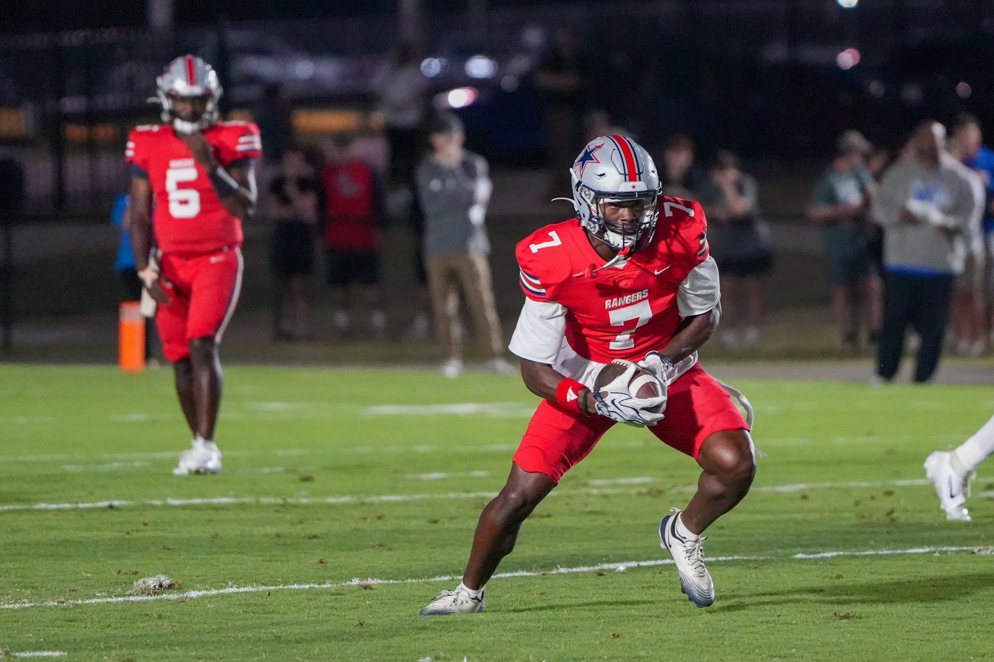 Ty Elmore pulls in a pass against Northeast Mississippi