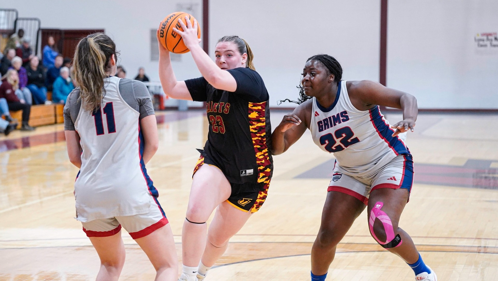 2025-26 WBB - Zimmerman action