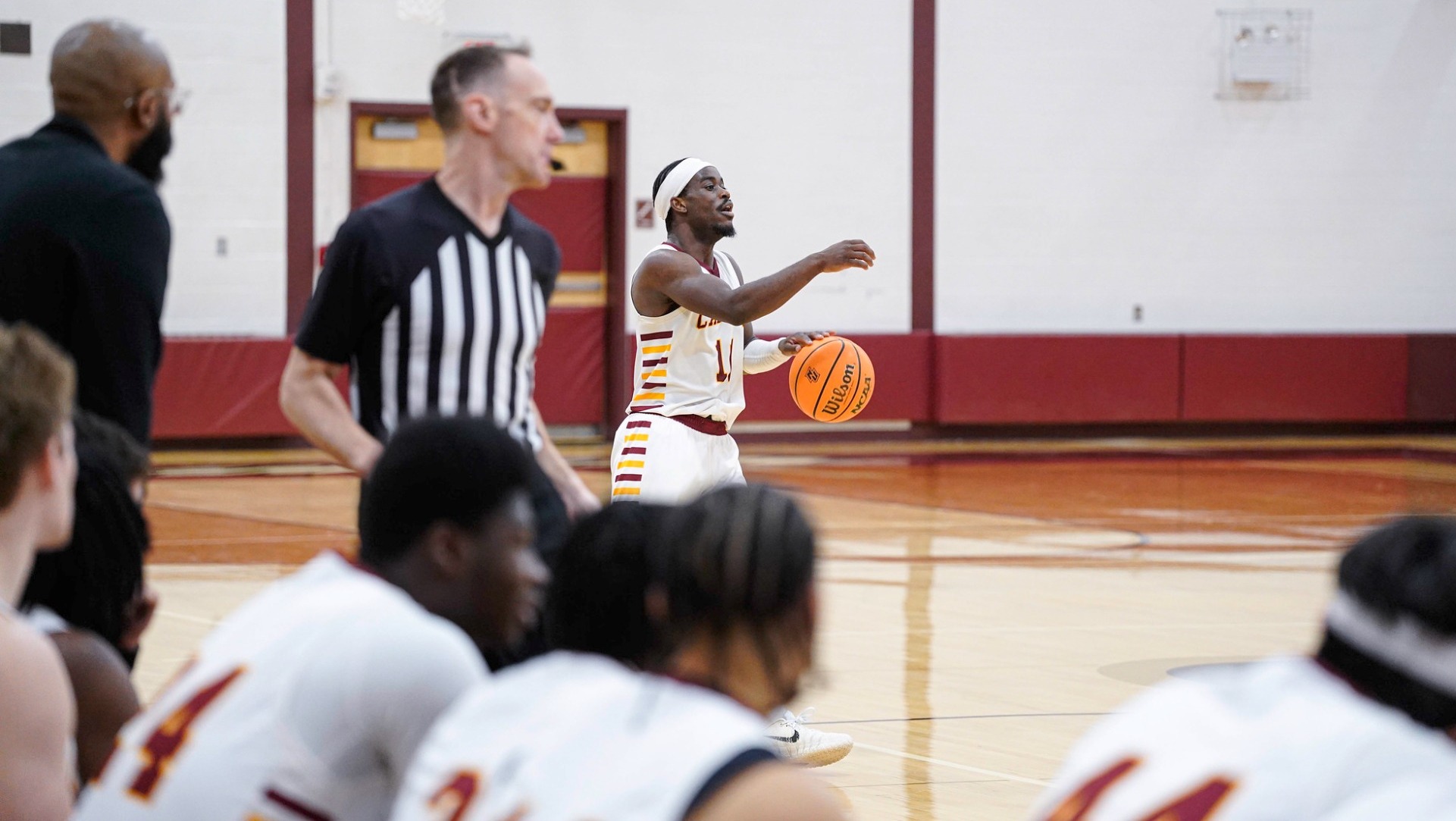 2025-26 MBB - Ndayishimiye action