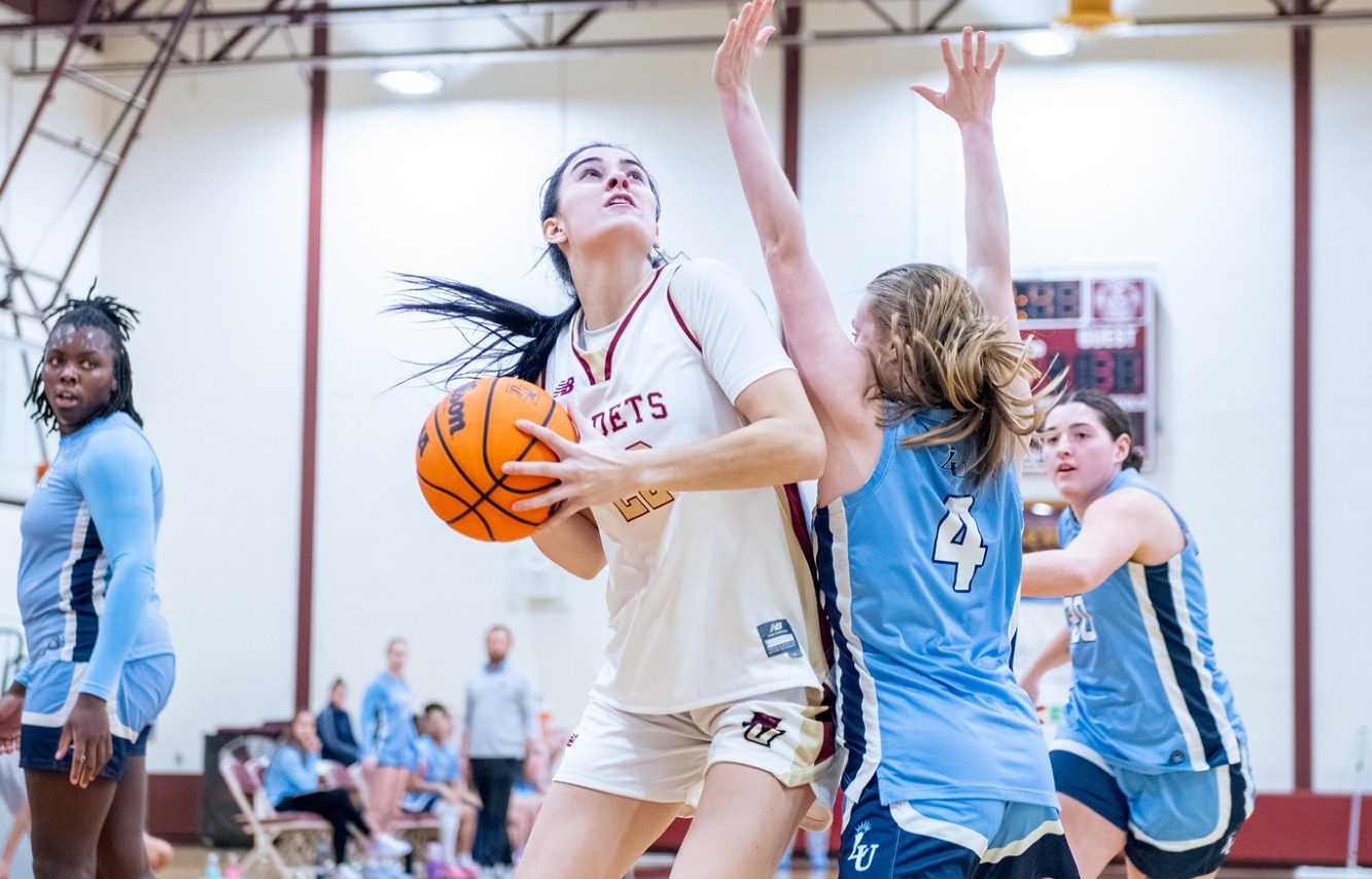 2025-26 WBB - Garceau action