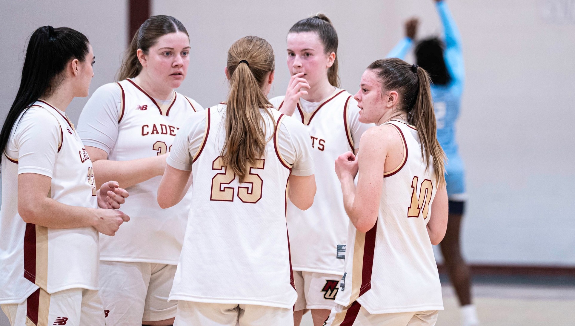 2025-26 WBB - huddle photo