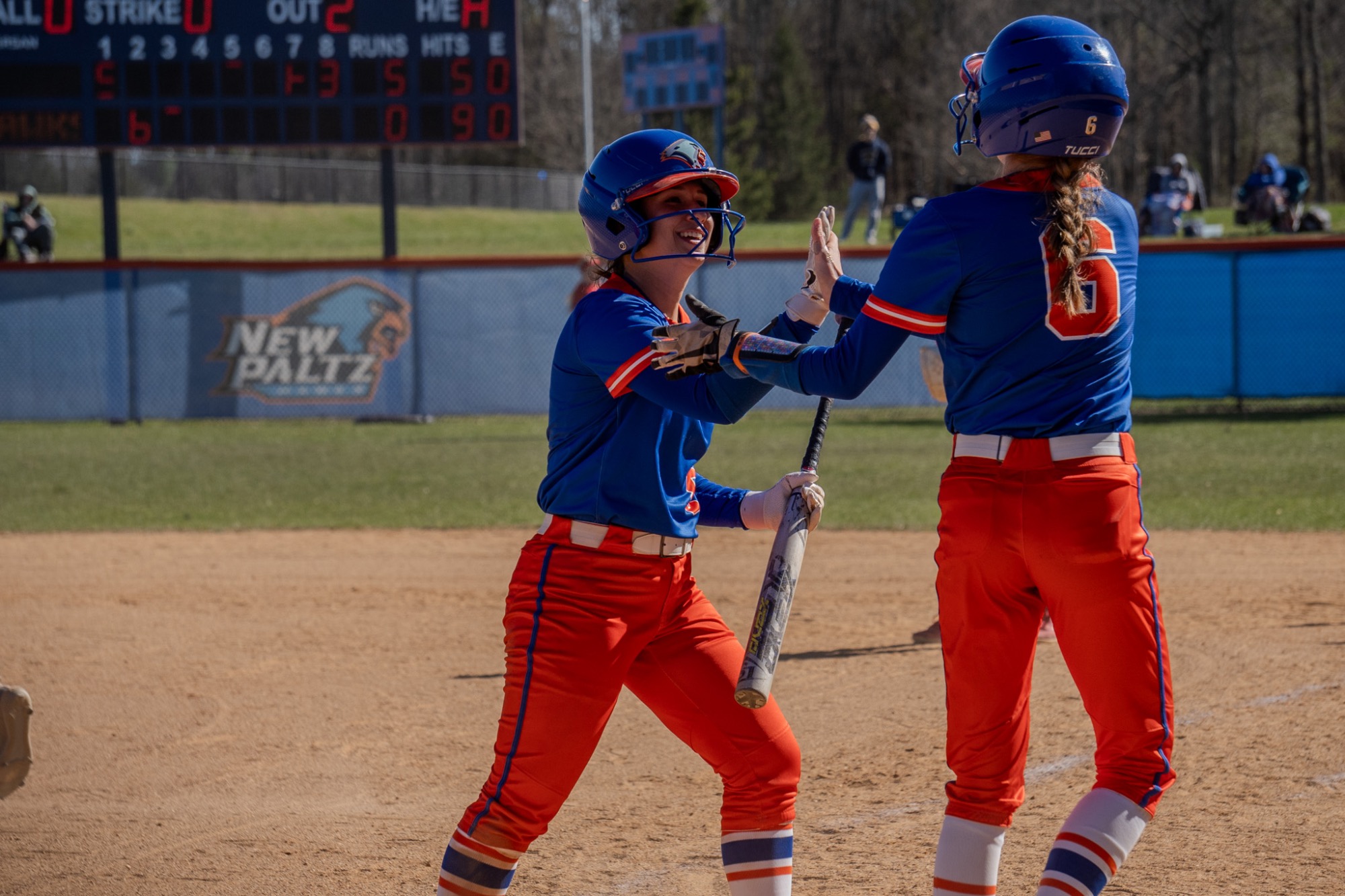 SUNY New Paltz Softball Stays Unbeaten in SUNYAC with Road Sweep of