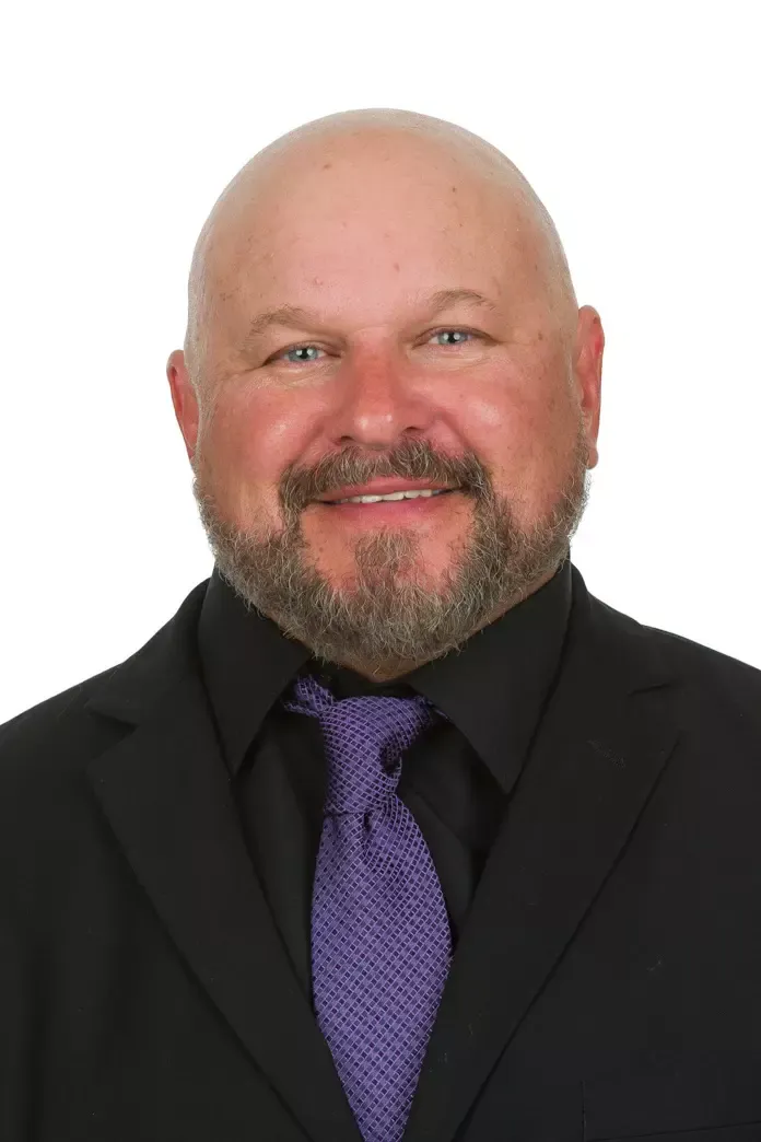 Jason Smelser headshot