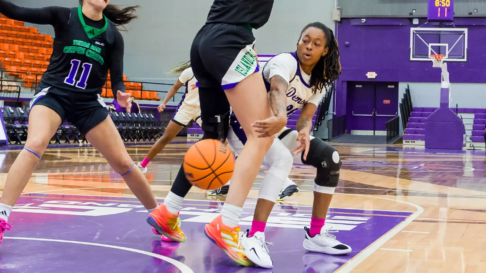 NSU 20 Tiara Abron TAMUCC 20 Torie Sevier