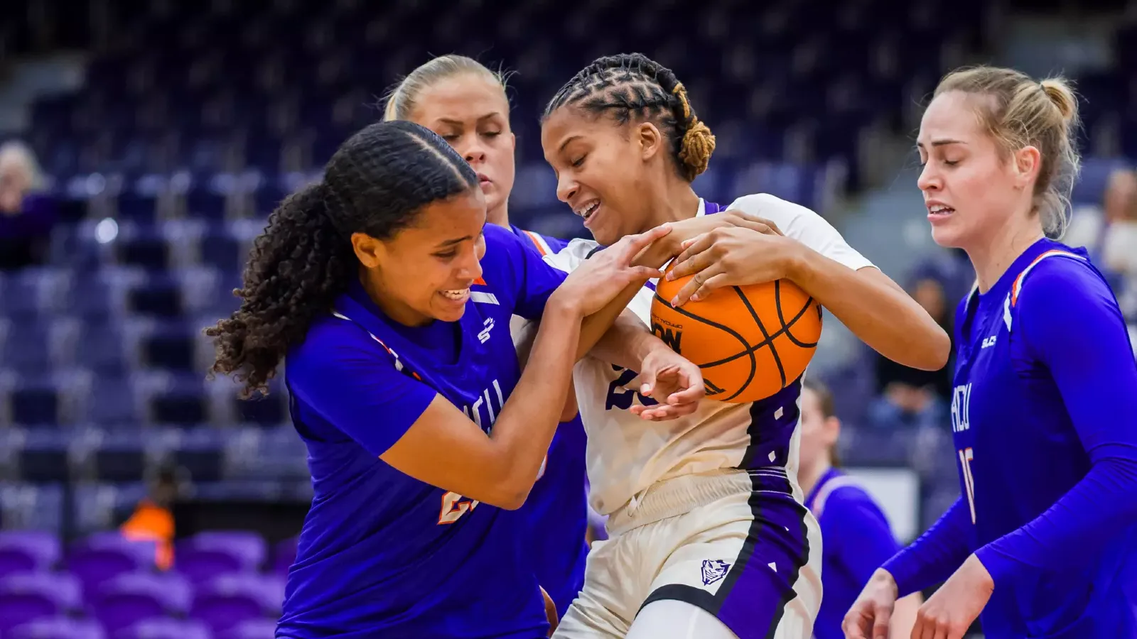 NSU 23 Dasia Turner HCU 22 Dasia Hyams