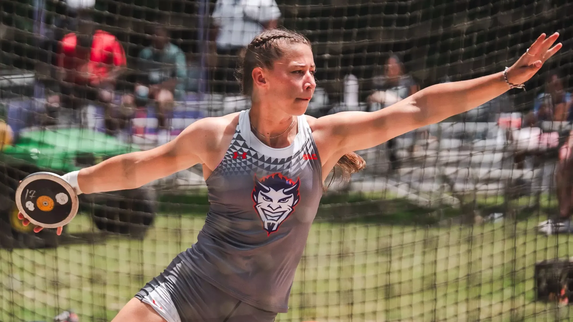 Eliska Zahradnickova in the discus throw
