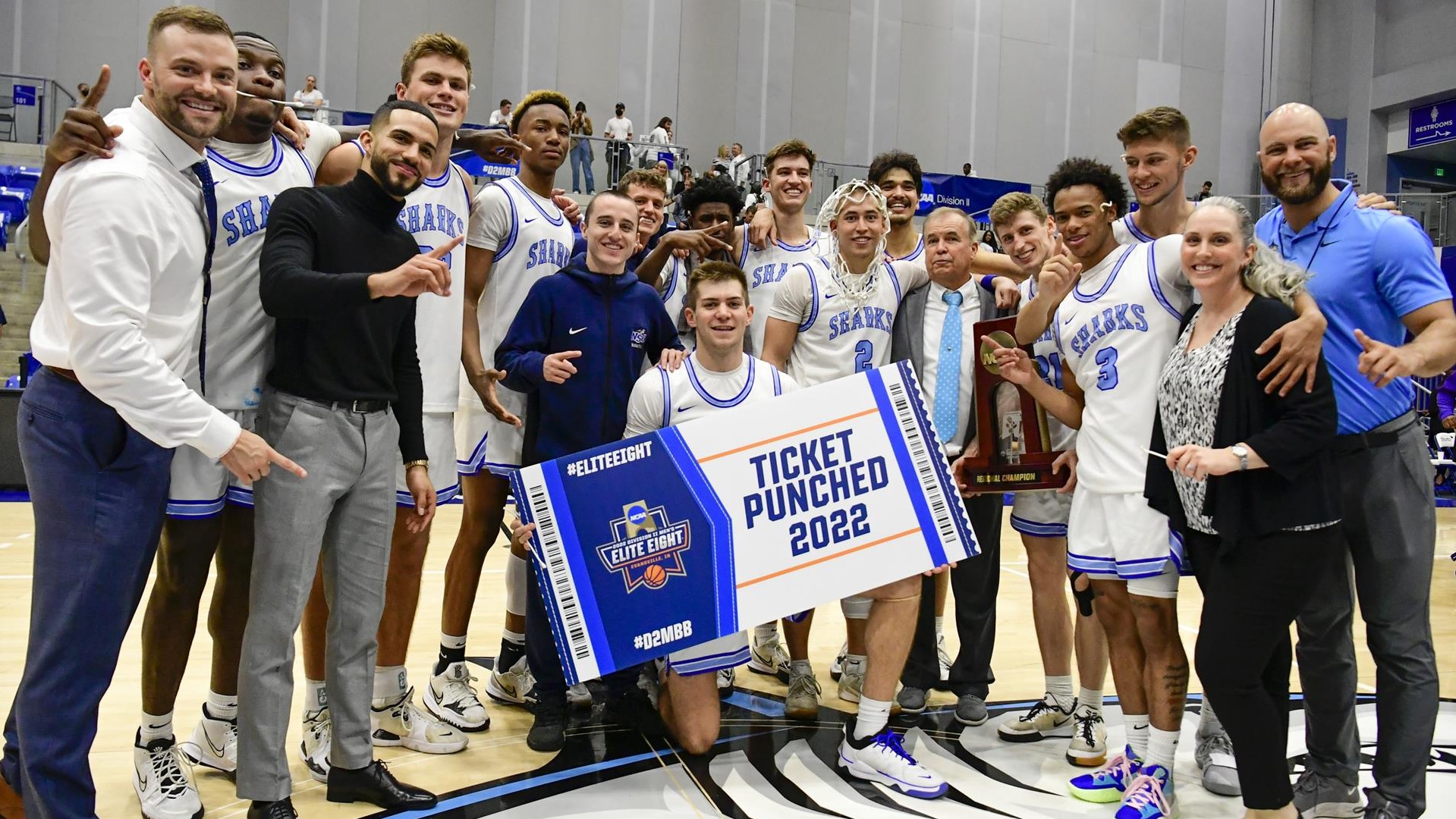 Sharks Secure Spot in Elite Eight with 71-68 Win - Nova Southeastern Sharks Secure Spot in Elite Eight with 71-68 Win - Nova Southeastern