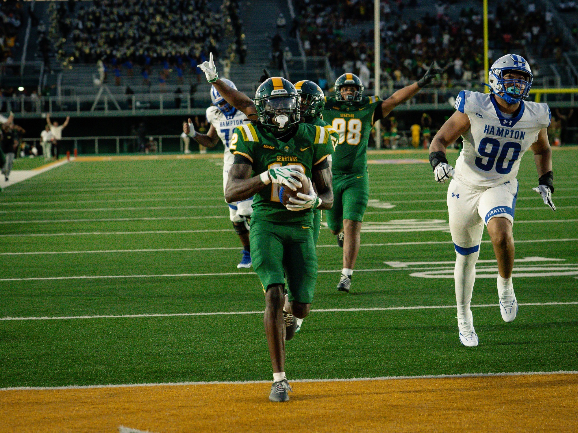 Jason Wonodi returns punt for his second touchdown of the game