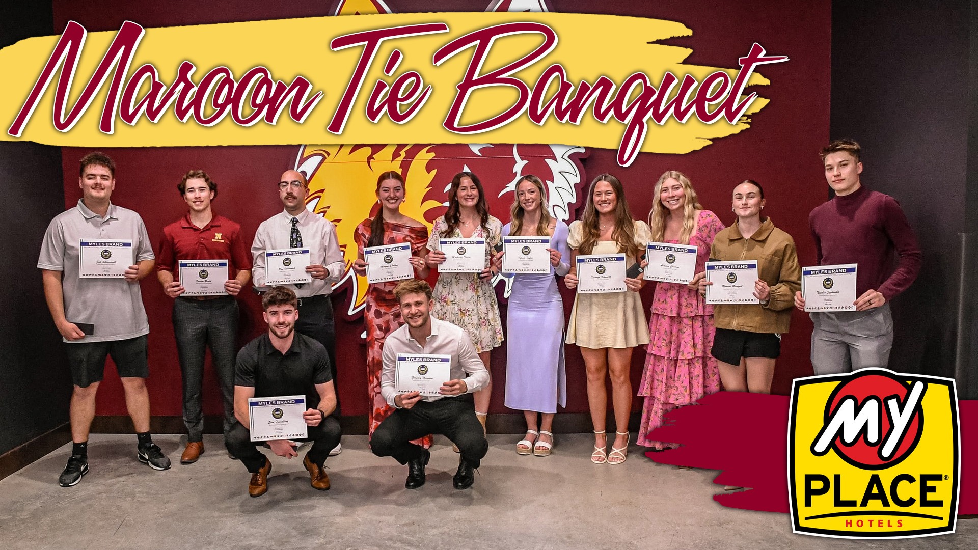Maroon Tie Banquet group photo