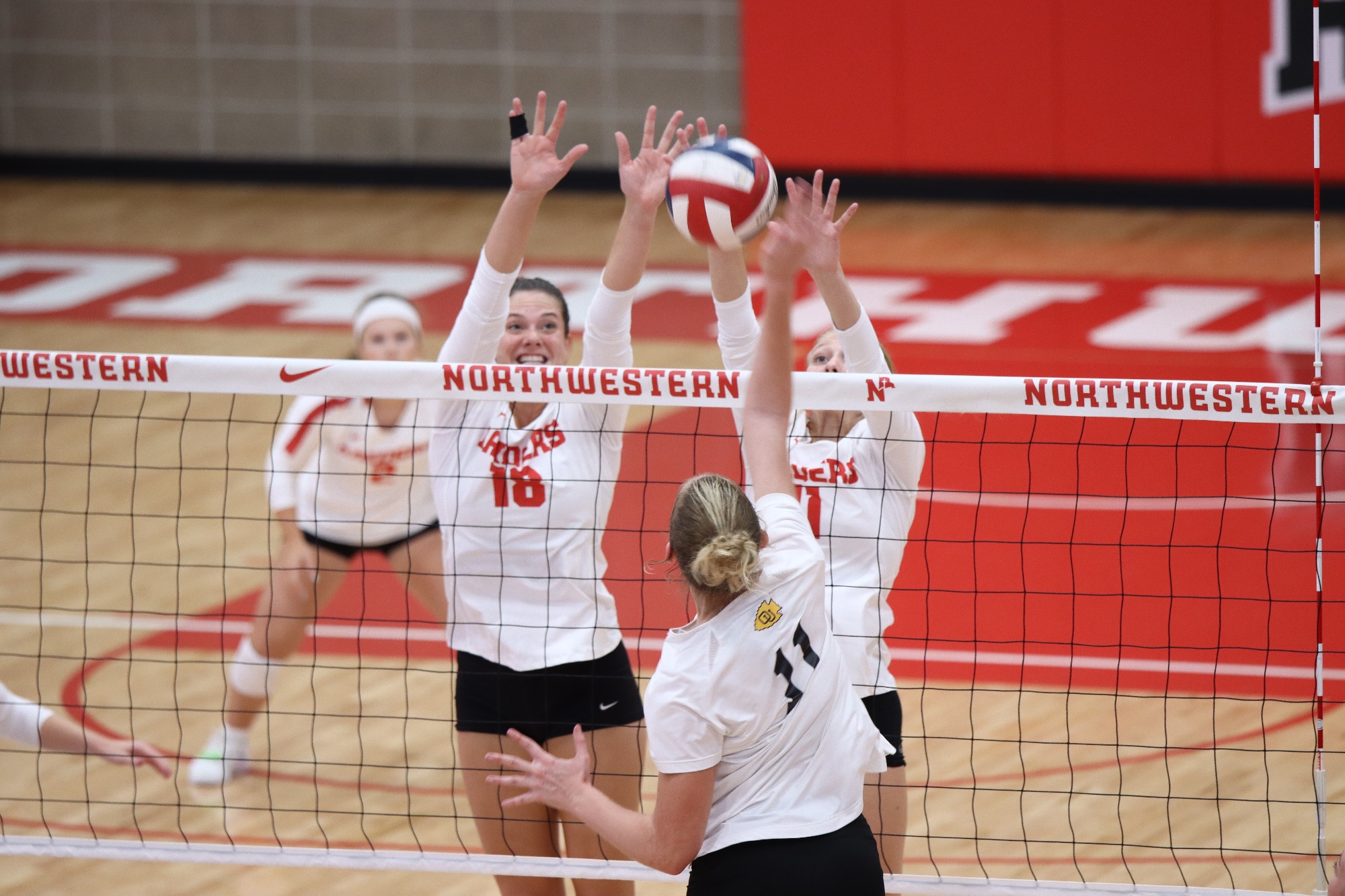 No. 8 Raiders Dominant in Sweep of No. 25 Ottawa to Open 2022