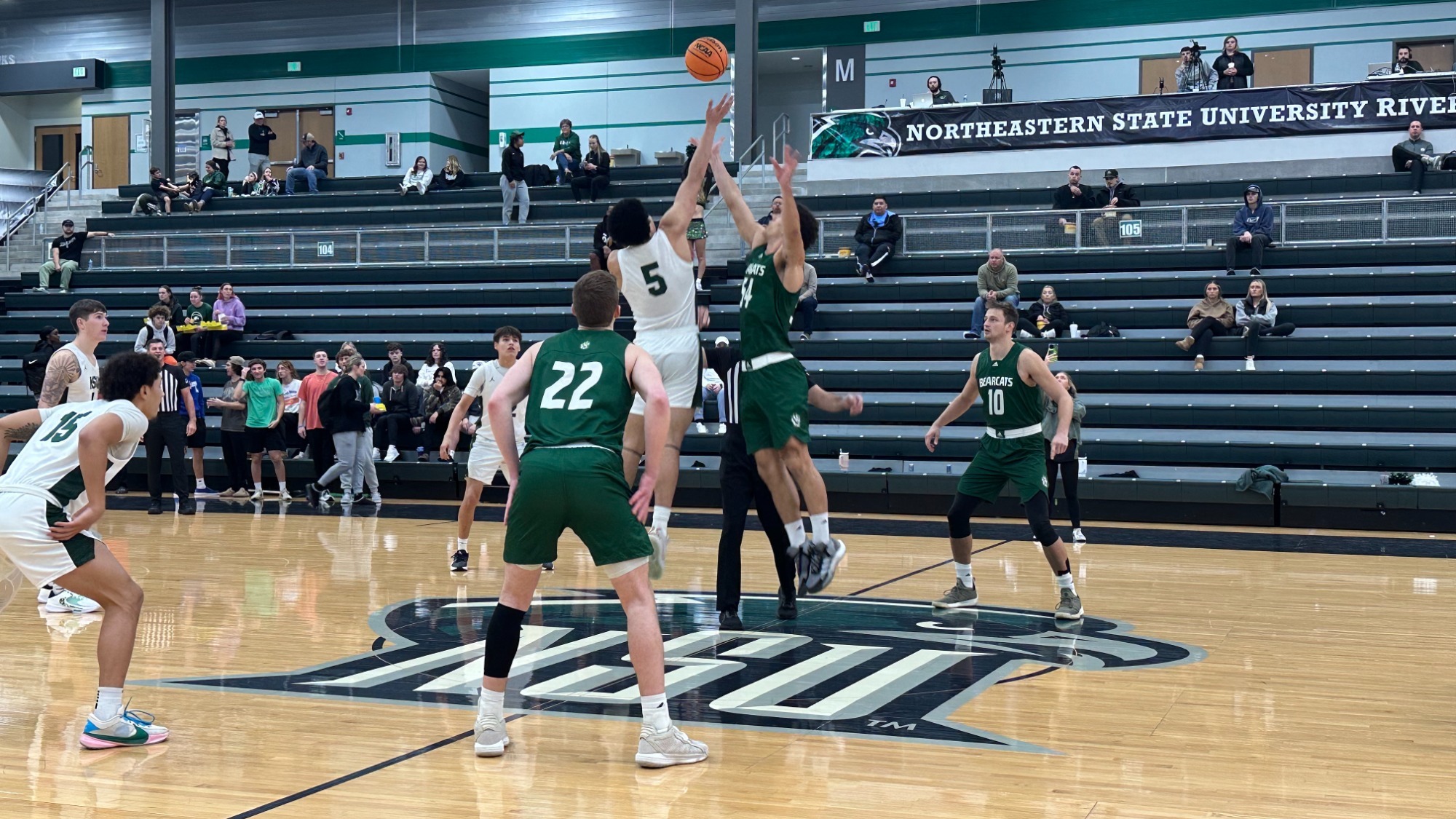 No. 19 Bearcats dispatch RiverHawks, 7865 Northwest Missouri State