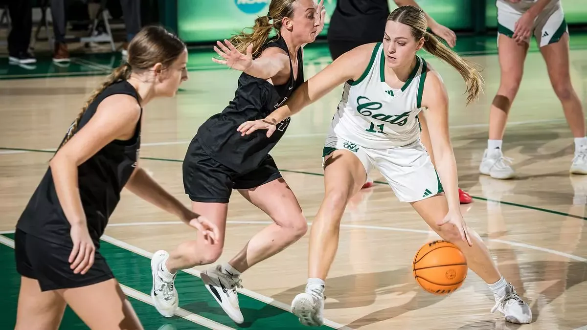 The Bearcat Womans team hosts the University of Central Missouri. Jan. 7, 2026 (Photo by Lilly Cook | Northwest Missouri State University)