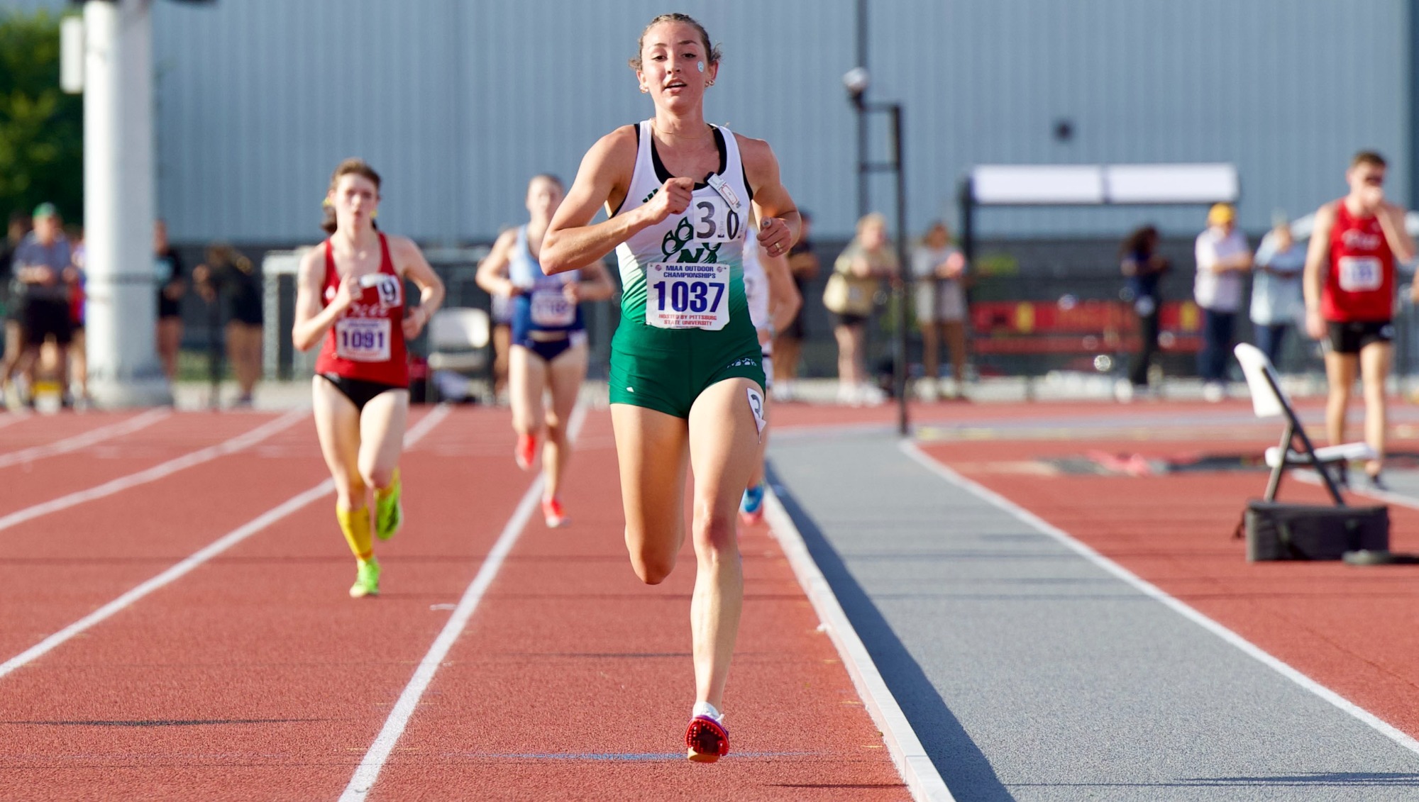 Kiki Witt (5,000M MIAA Champion)