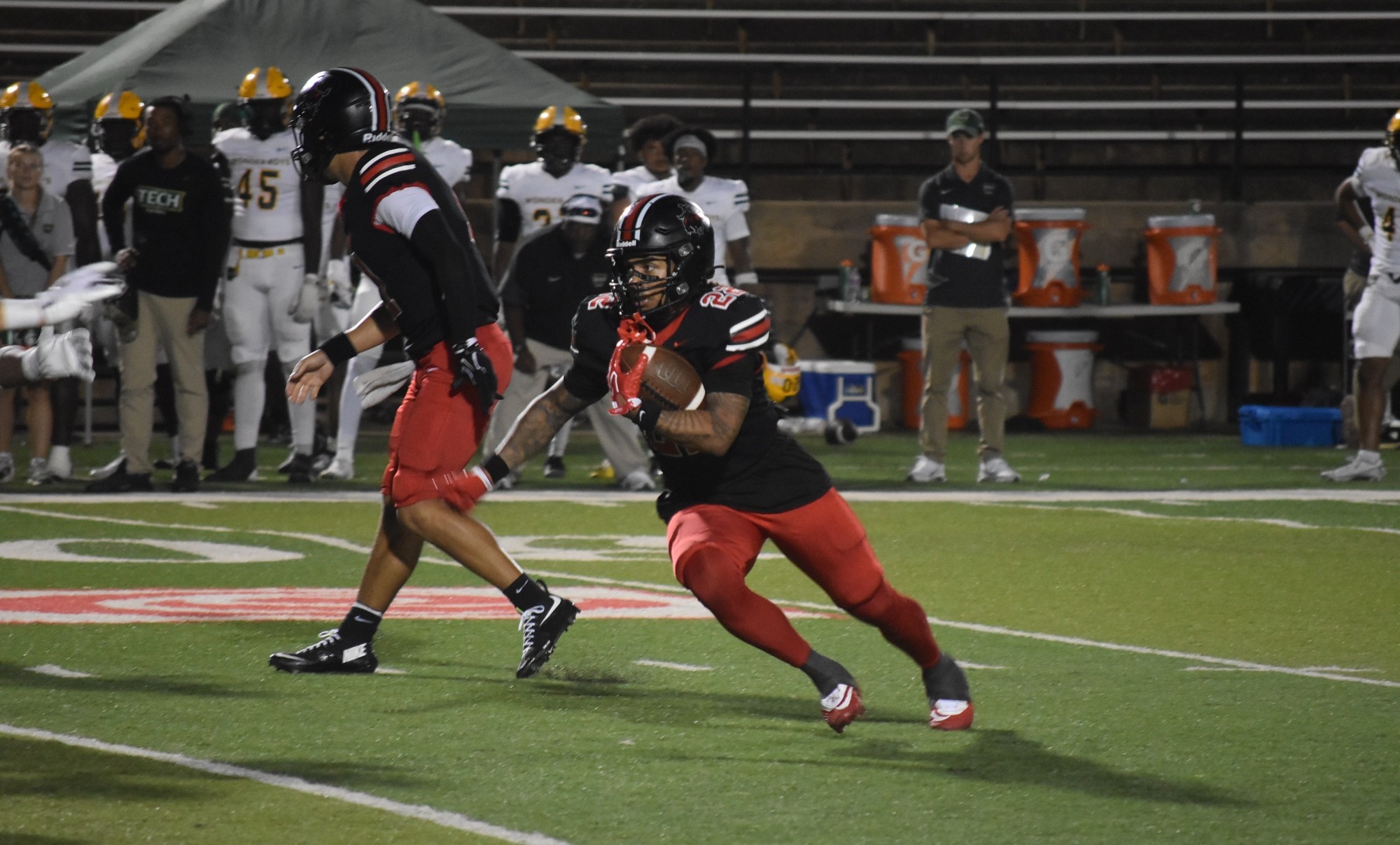 Jayce Morgan runs the ball