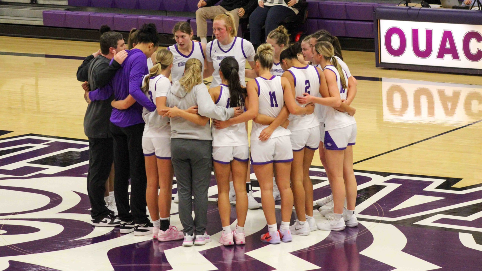 WBB huddle vs UAM 2025-26