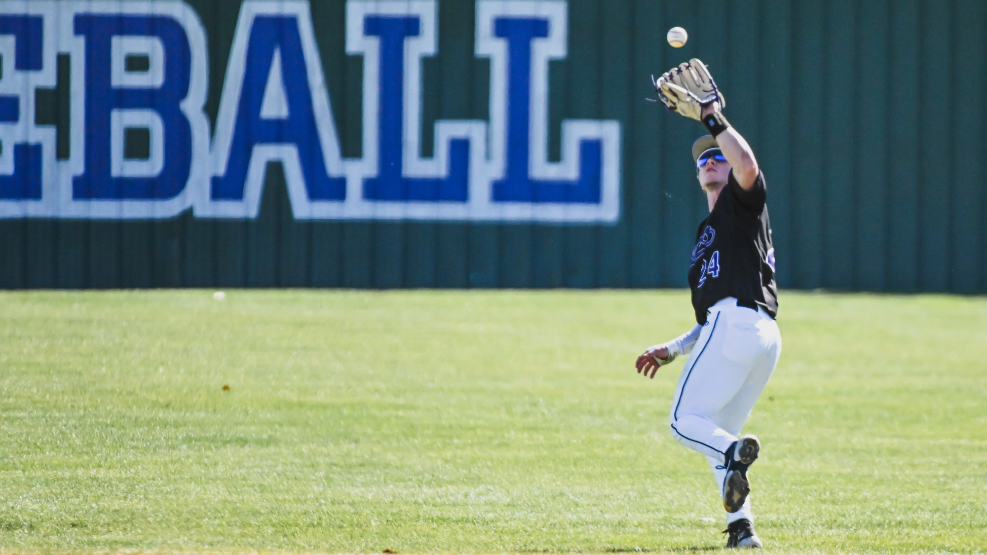 Cade Bowman catches pop up vs UAFS 2026
