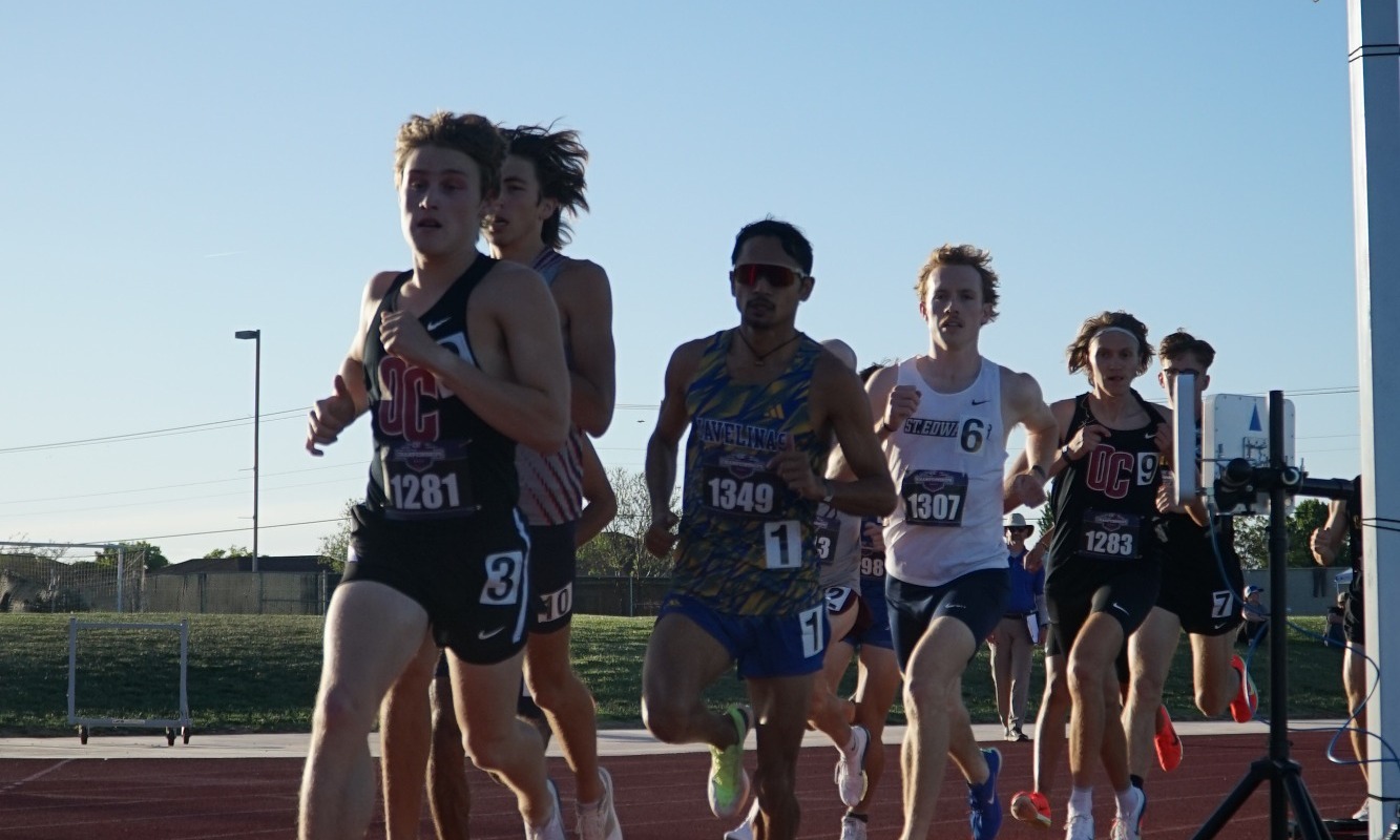Jack Sydnes leading pack of runners