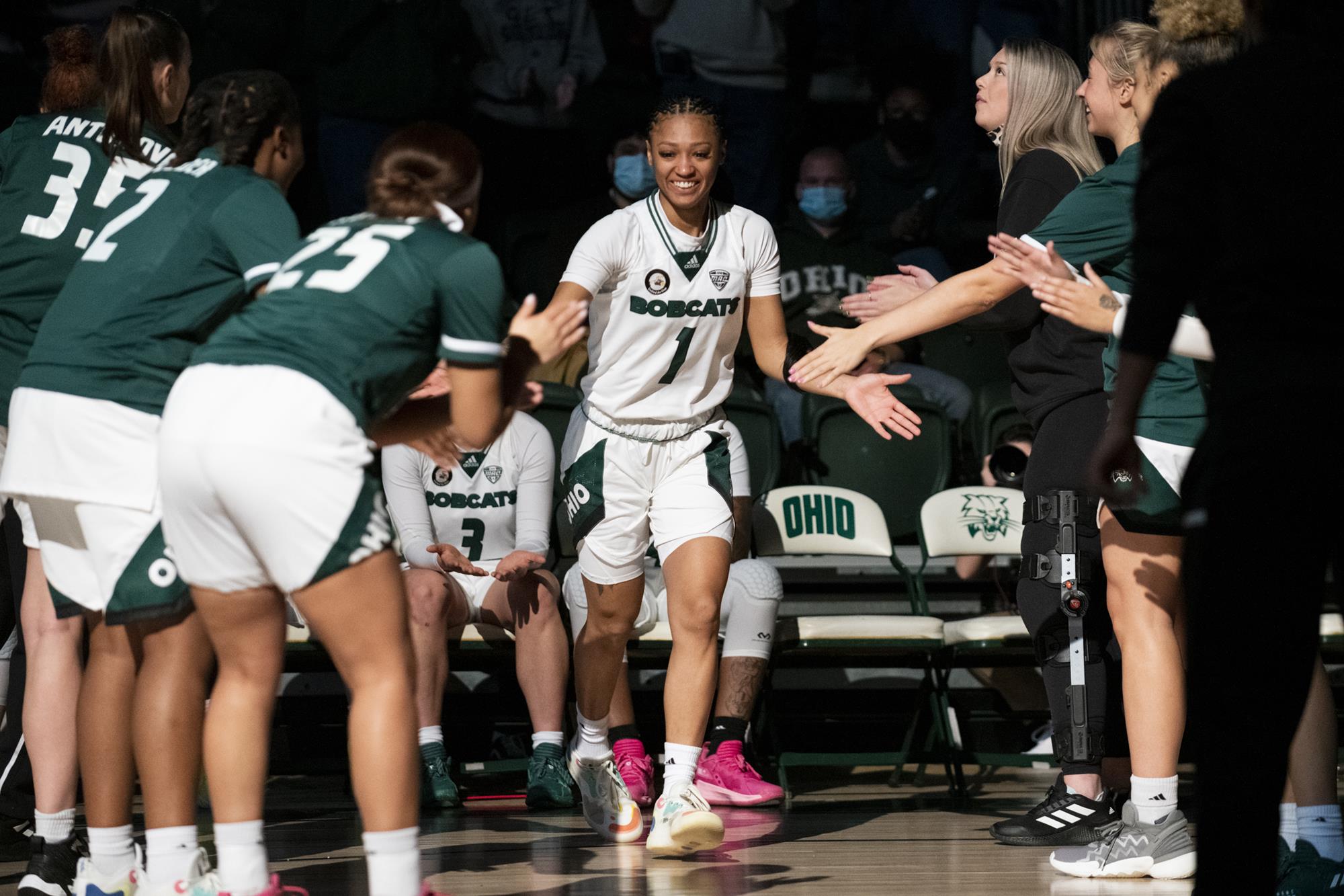 Hooks Named MAC Female Scholar Athlete of the Week Ohio University