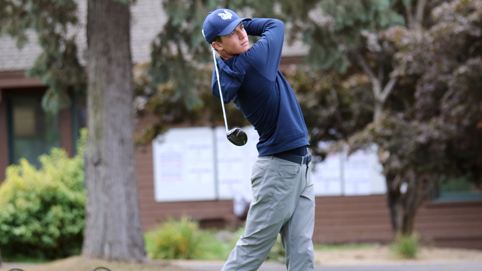 Kade Bracken swinging a driver
