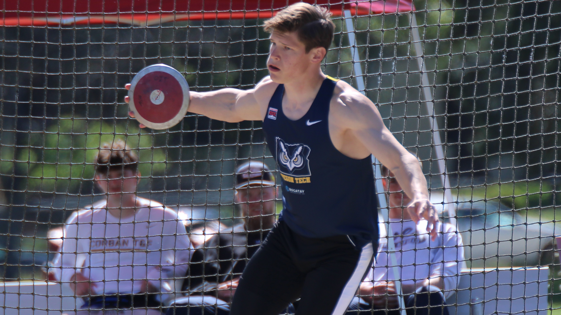 Eli Stevens throwing the discus
