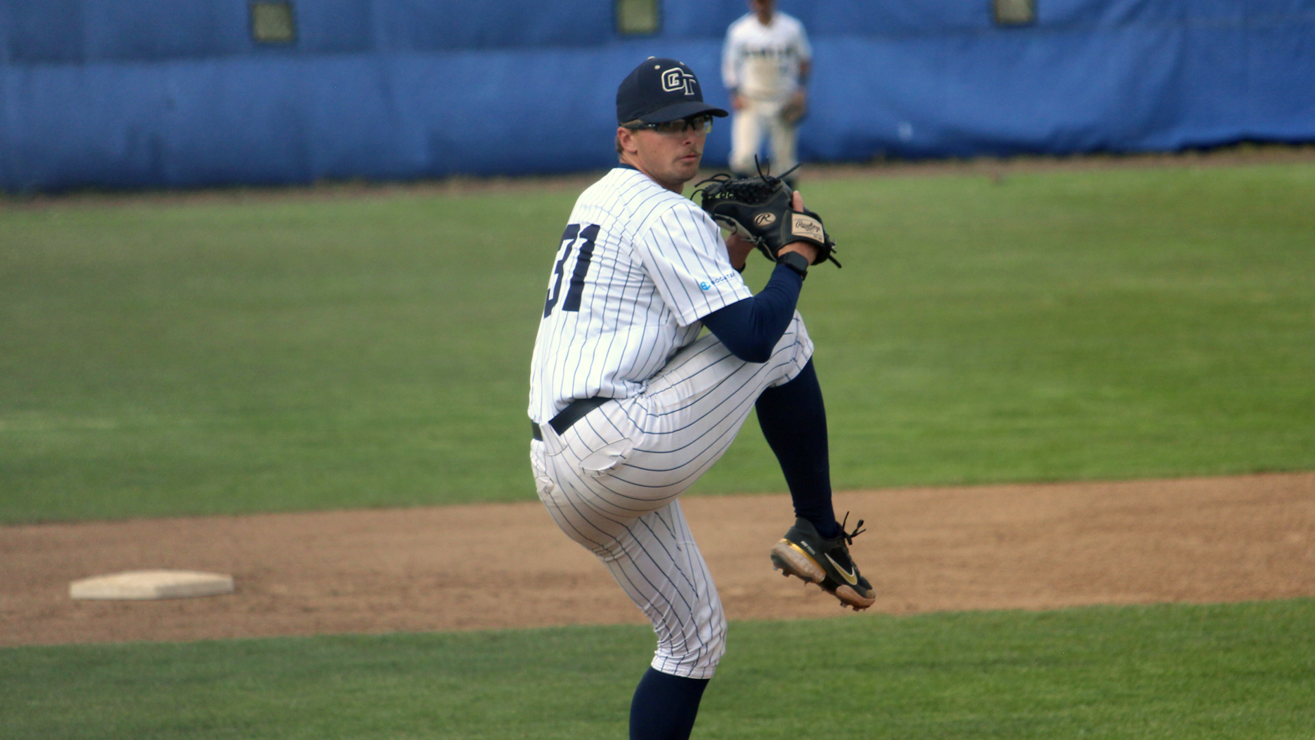 Carson Glavich Pitching