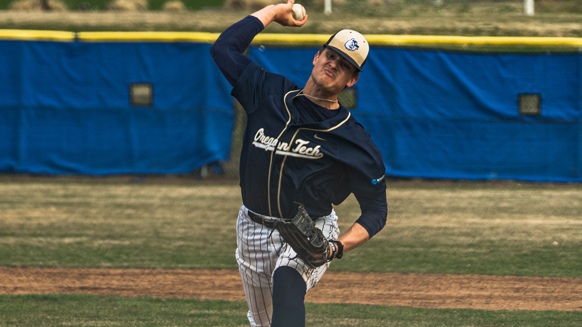 Noah Loew delivering a pitch vs. lc state
