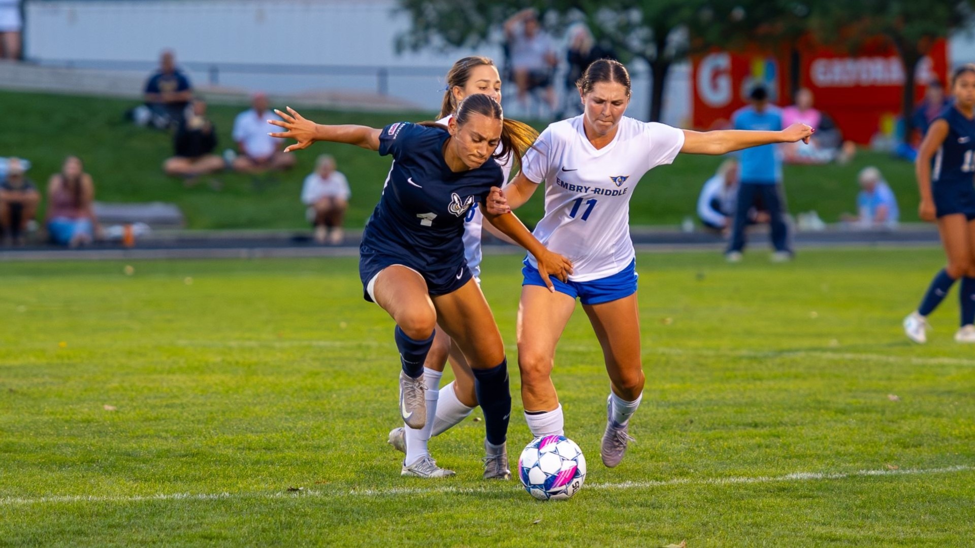 Kaia Fetch battling for the ball