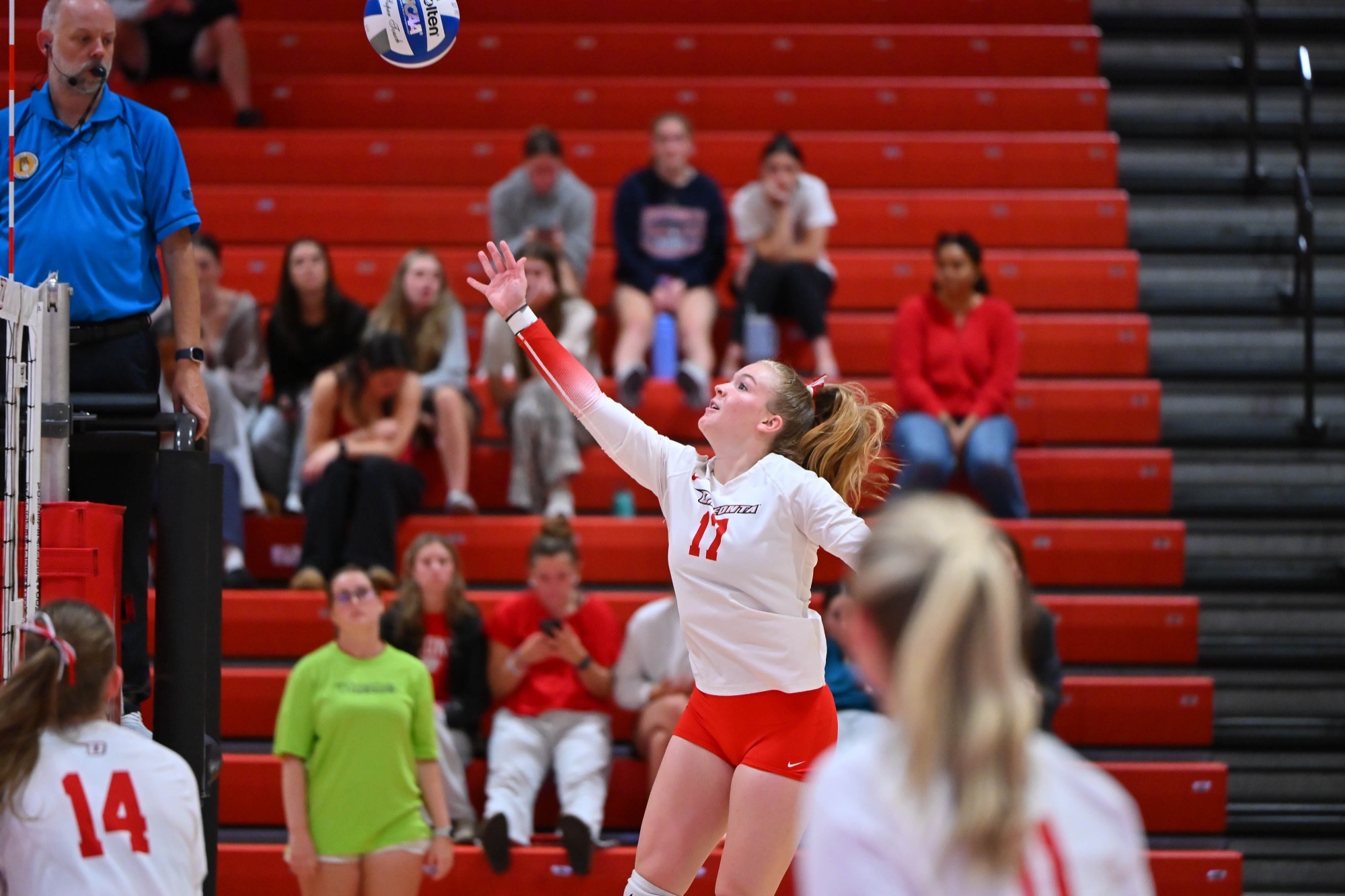 Carsen Rittberger swinging with her right arm for an attack