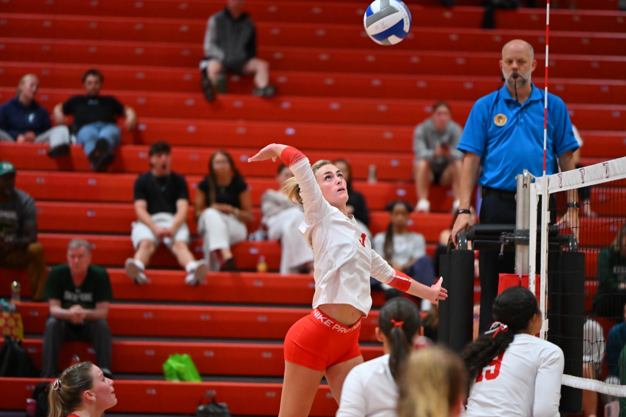 Keira Welsh swinging her right arm to prepare for an attack