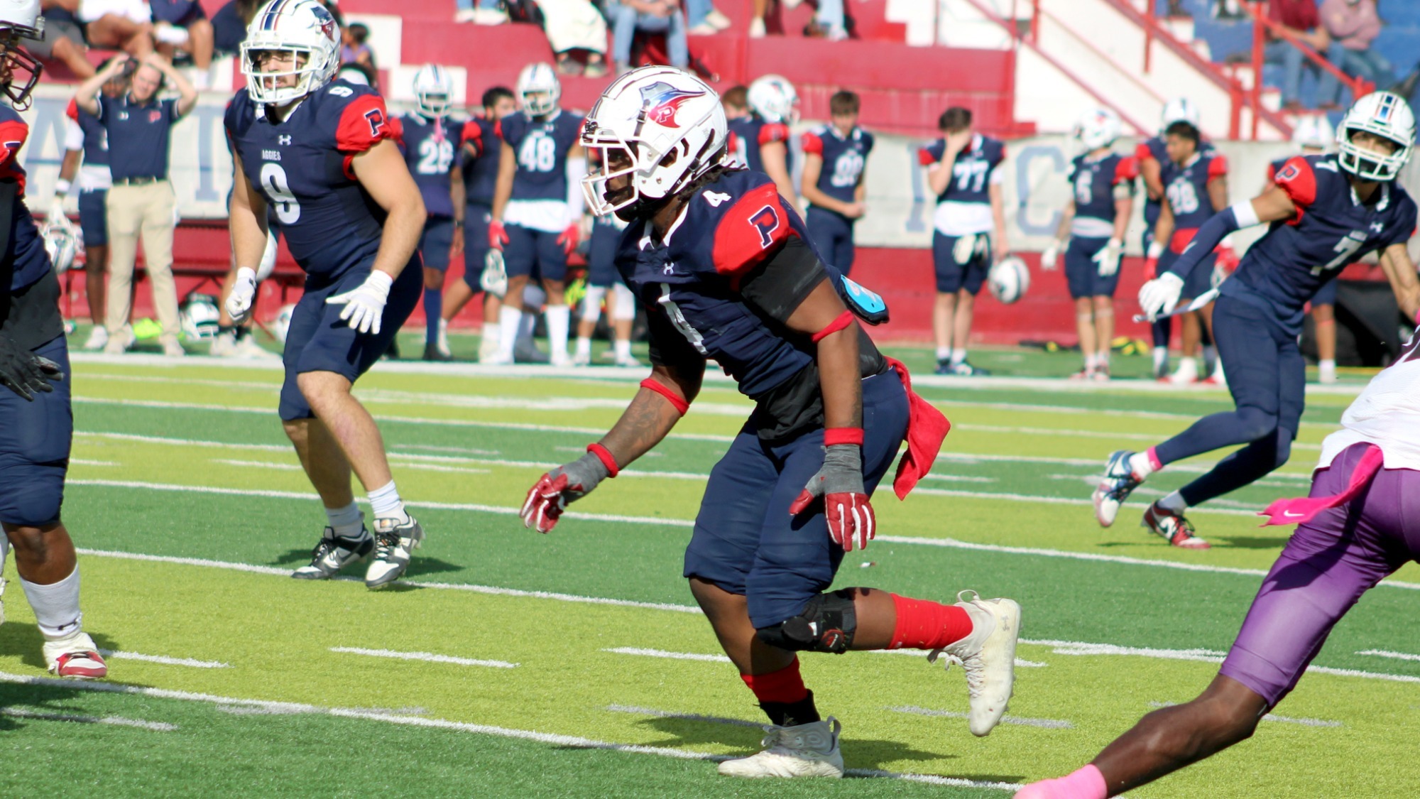 Thomas_Devin_linebacker_ABC