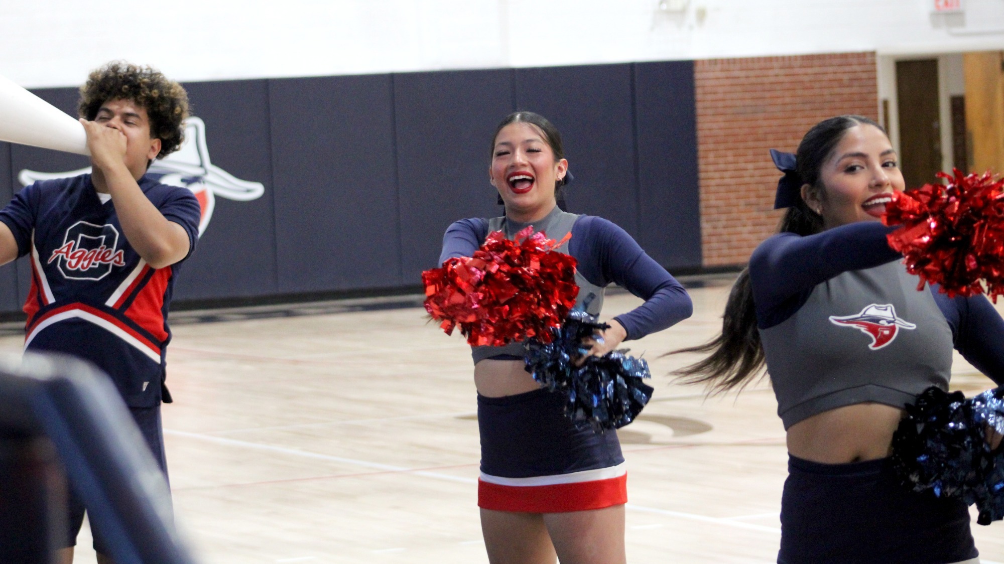 Cheer_Photo_Happy_Basketball