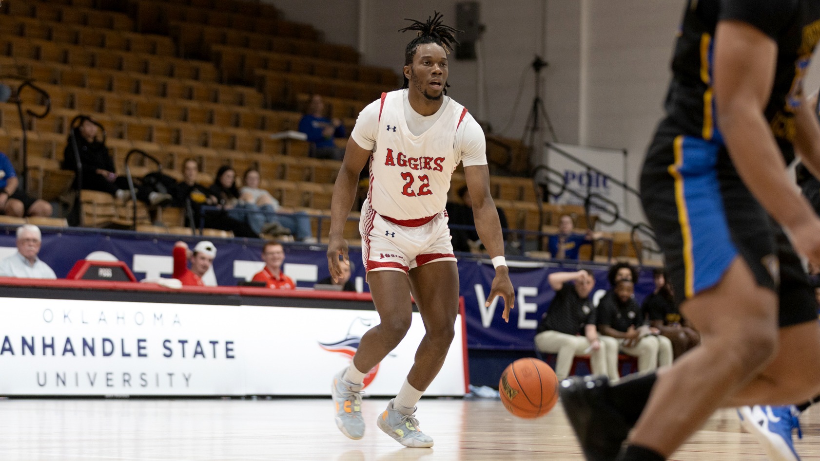 Taitte_CentralChristian_dribble