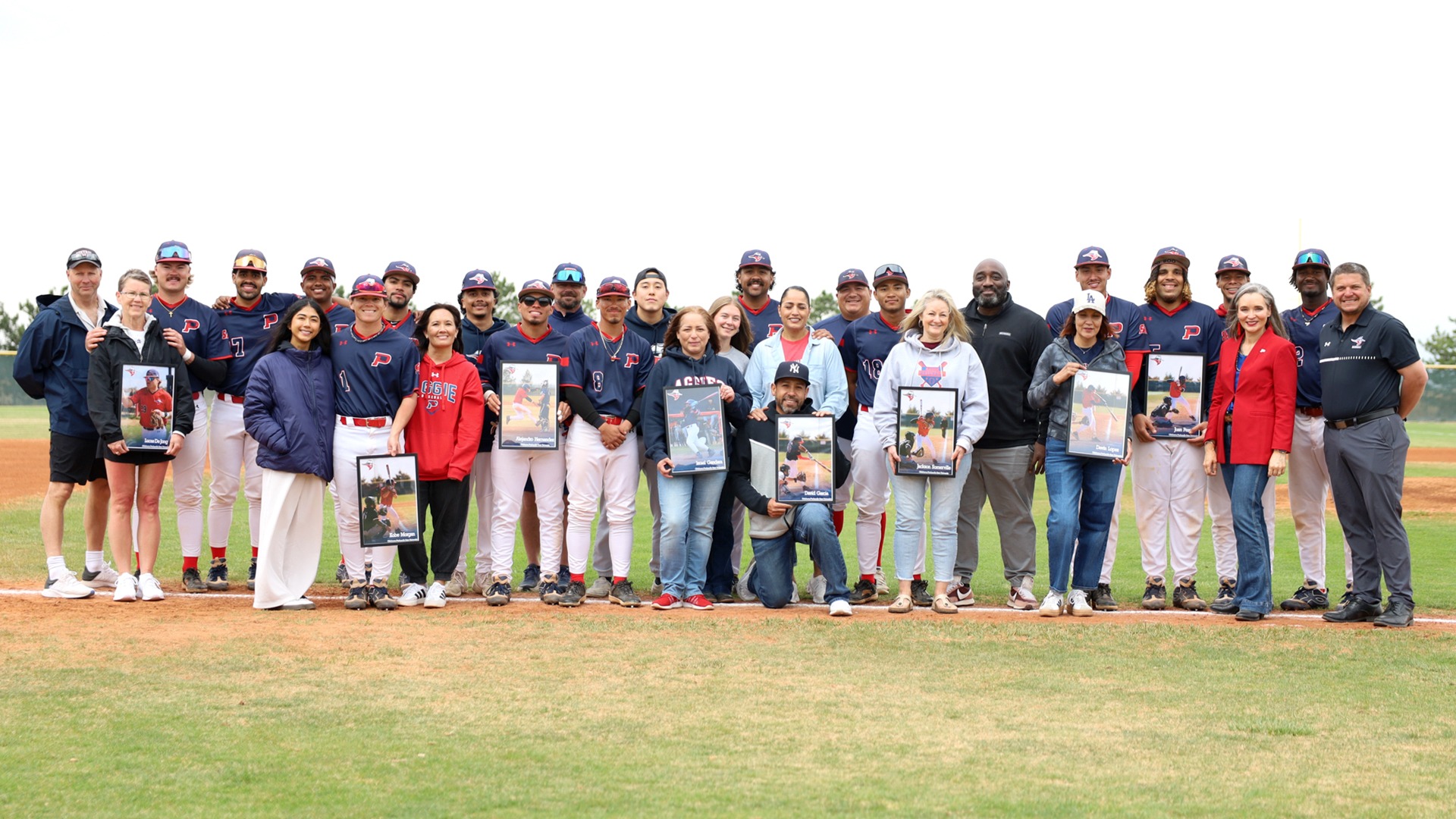 Baseball Senior Day Group Photo