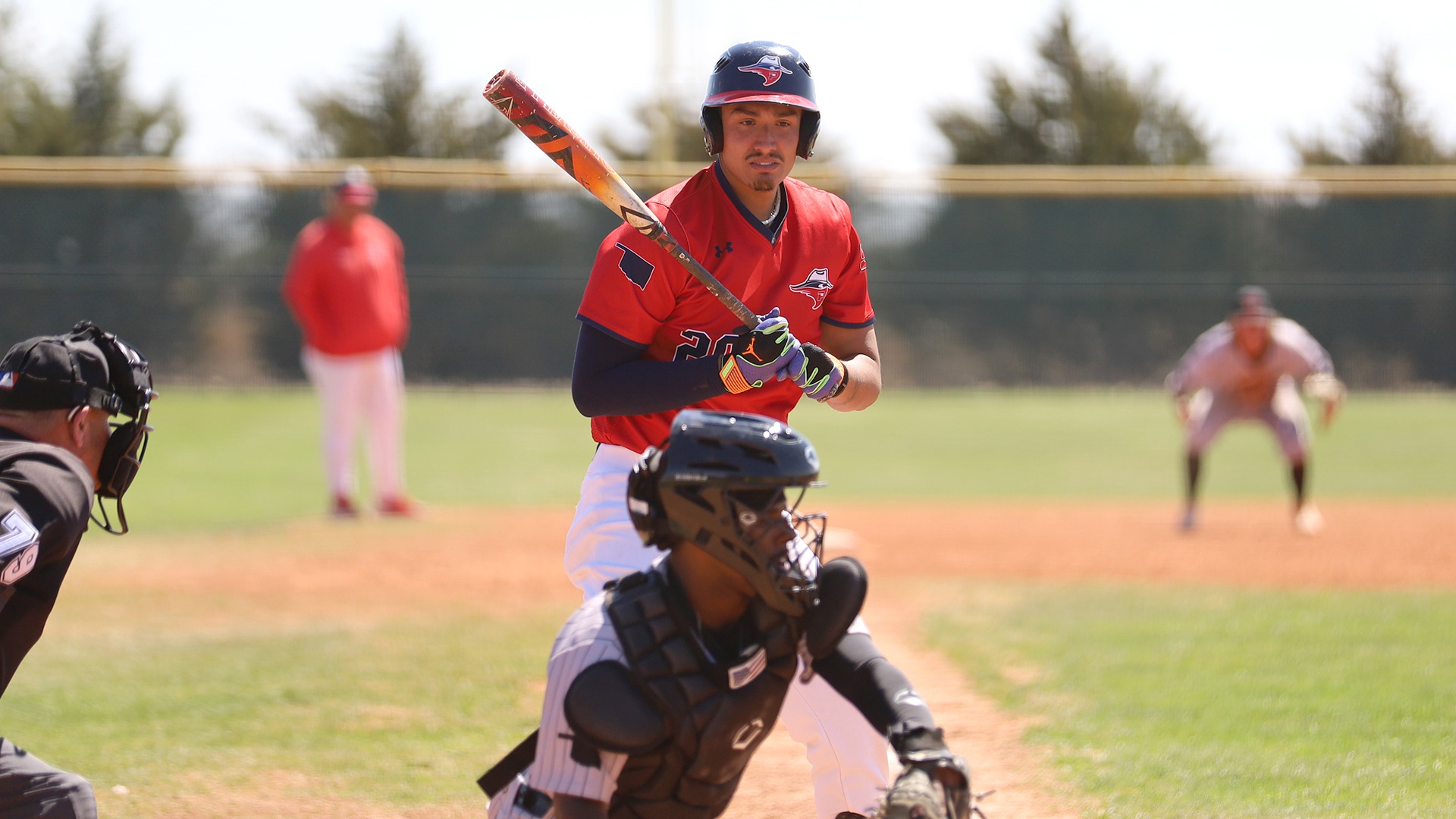 Lopez Watches Pitch versus MACU