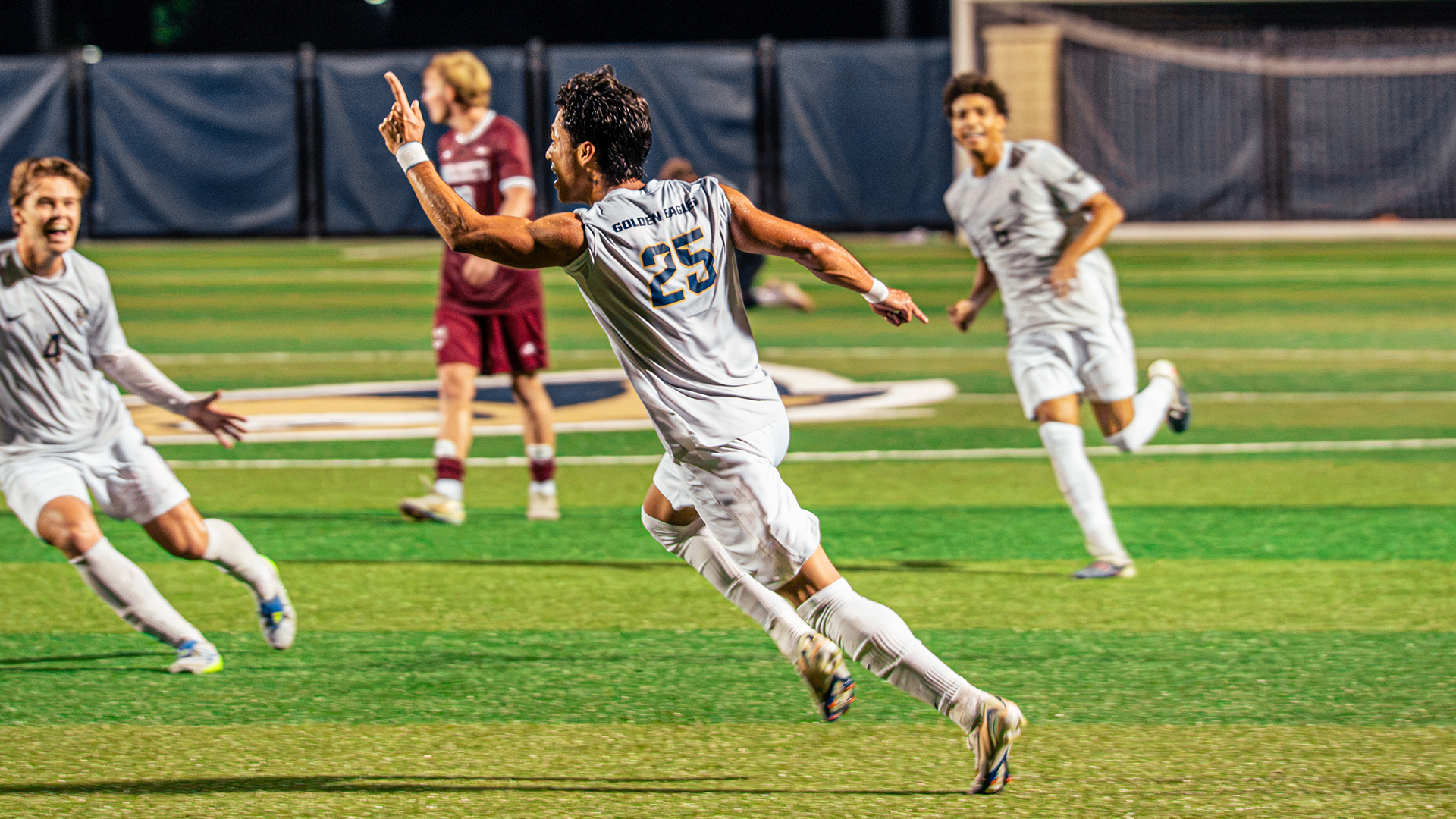 Cris Gonzalex vs UMass 100326 Smith